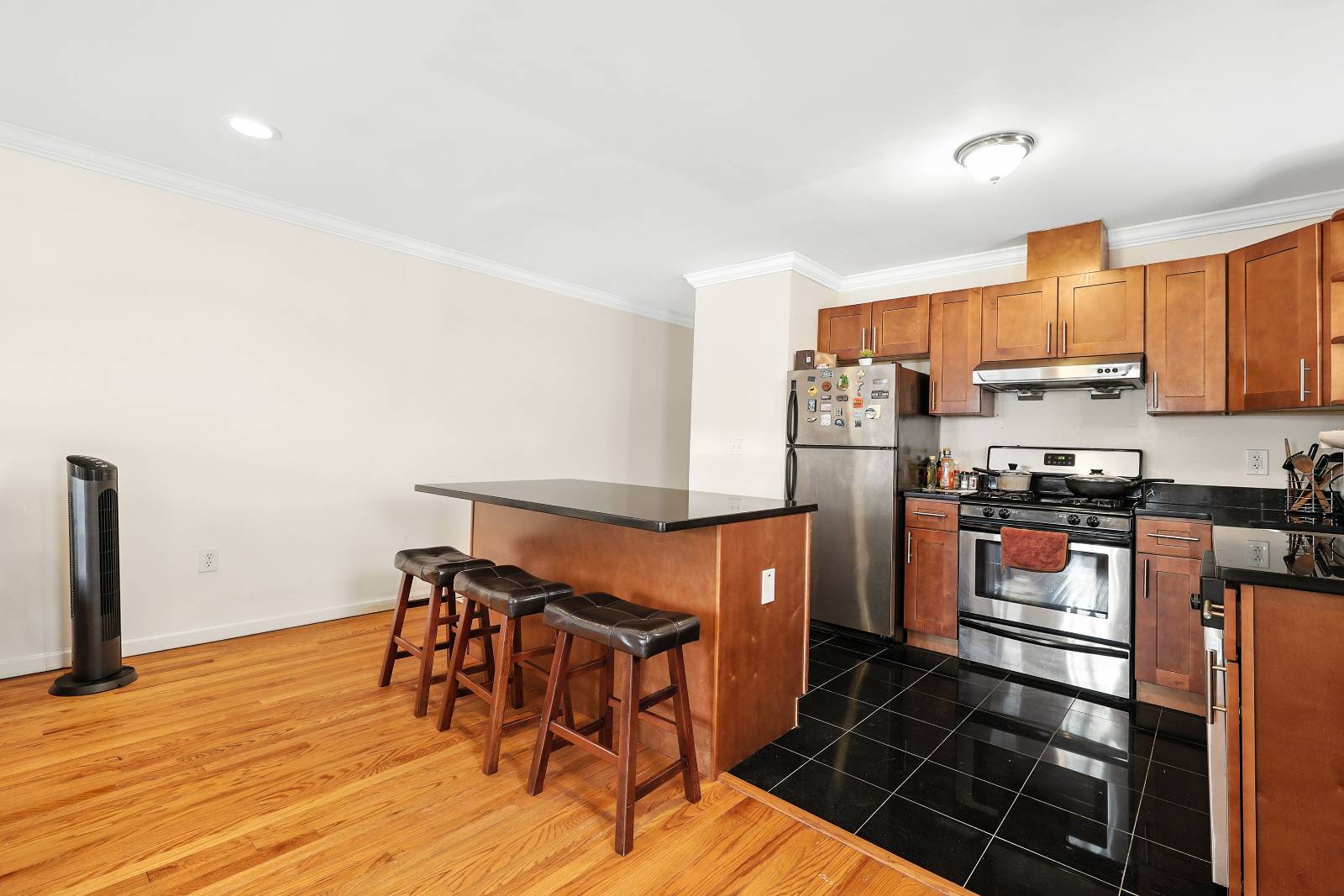 #8 photo, 42-19 214th pl, Bayside , NY 11361