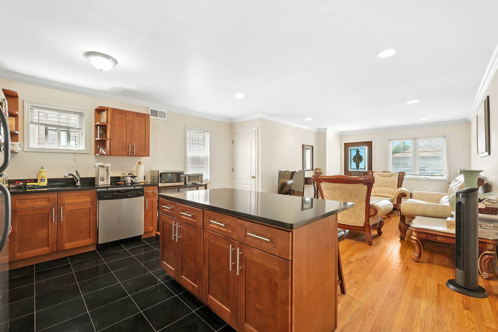 #9 photo, 42-19 214th pl, Bayside , NY 11361