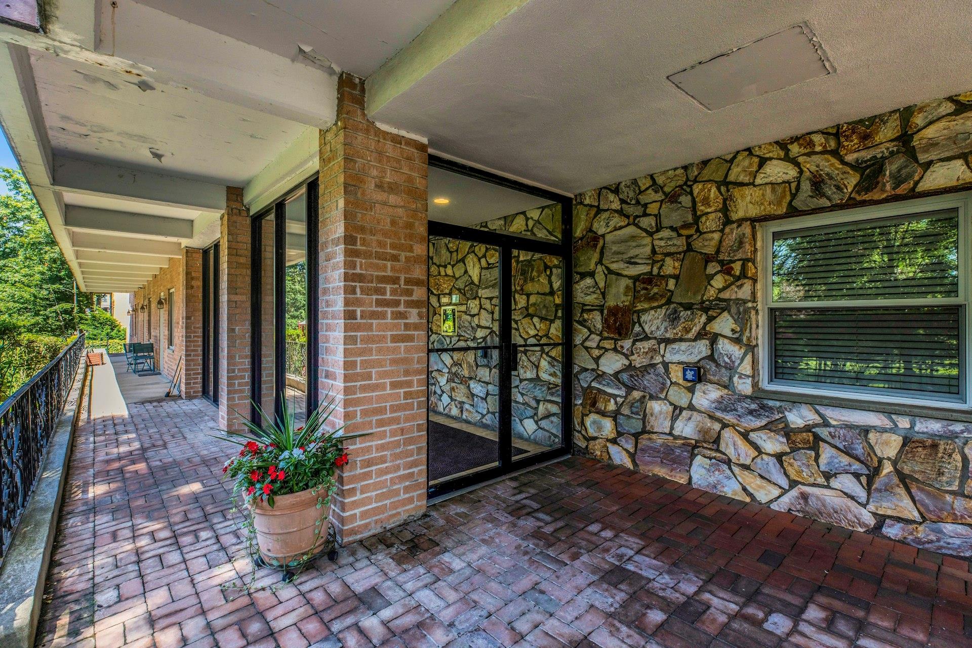 #4 photo, 30 Barstow Road, ナッソー郡 Great Neck , NY 11021