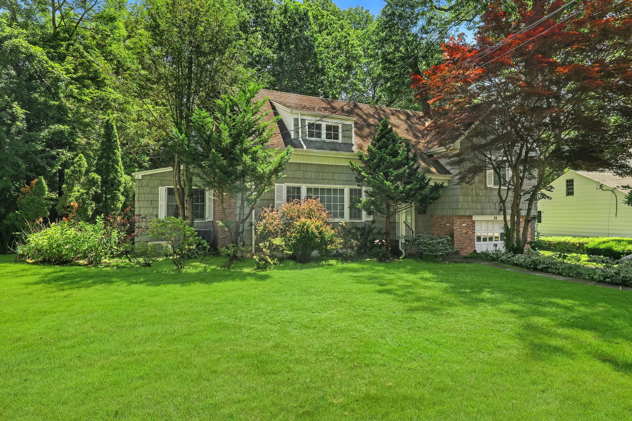 #1 photo, 34 Woods Lane, Scarsdale , NY 10583
