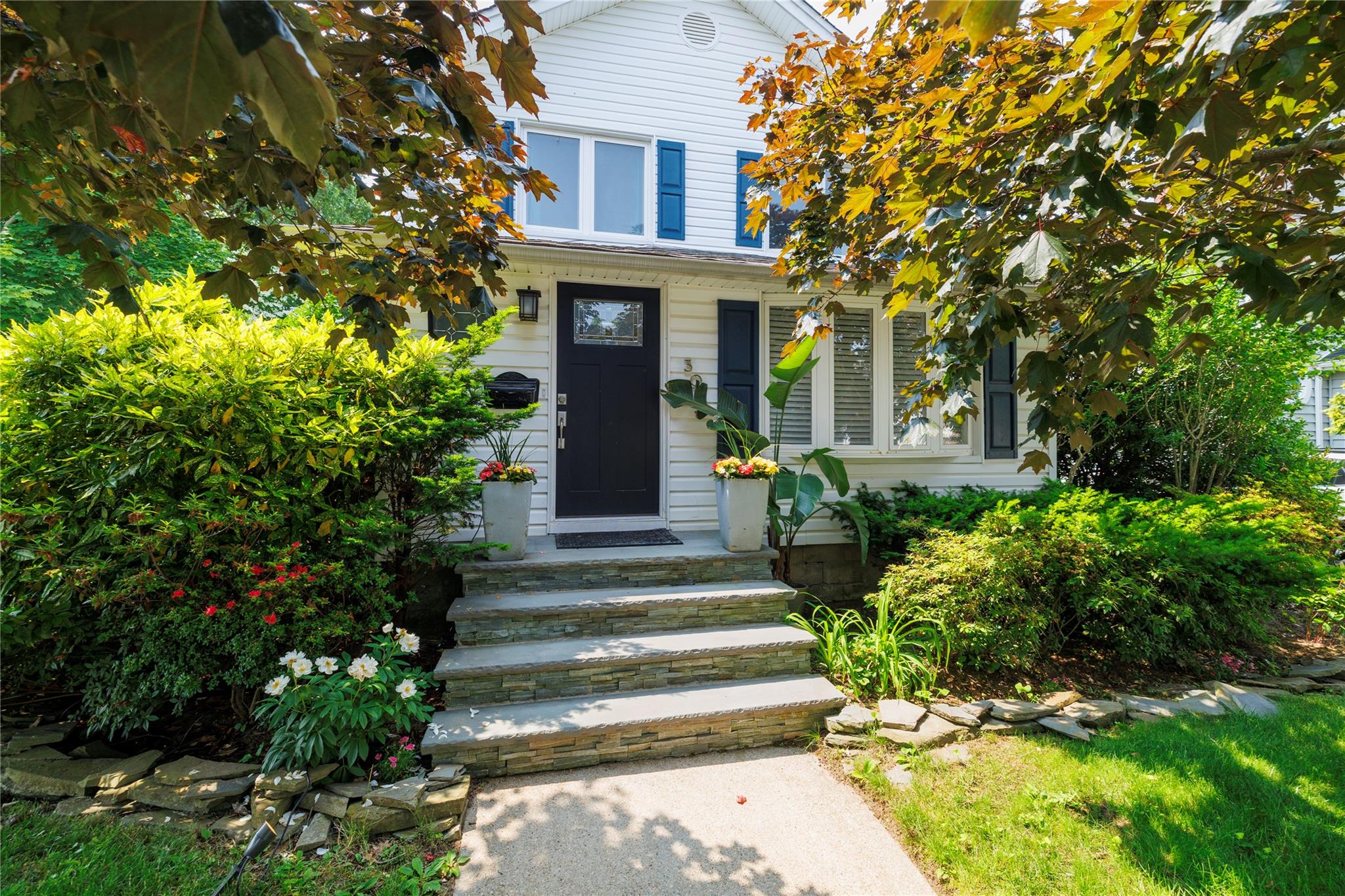 #1 photo, 30 Nassau Boulevard, Malverne , NY 11565