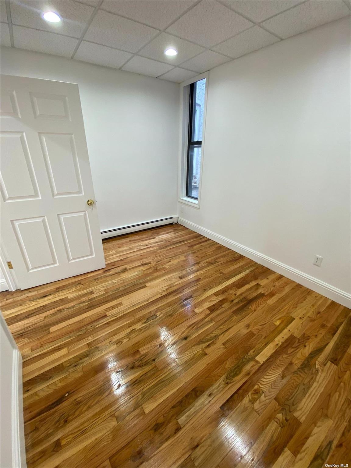 #8 photo, 40-28 82nd Street, クイーンズ区 Elmhurst , NY 11373