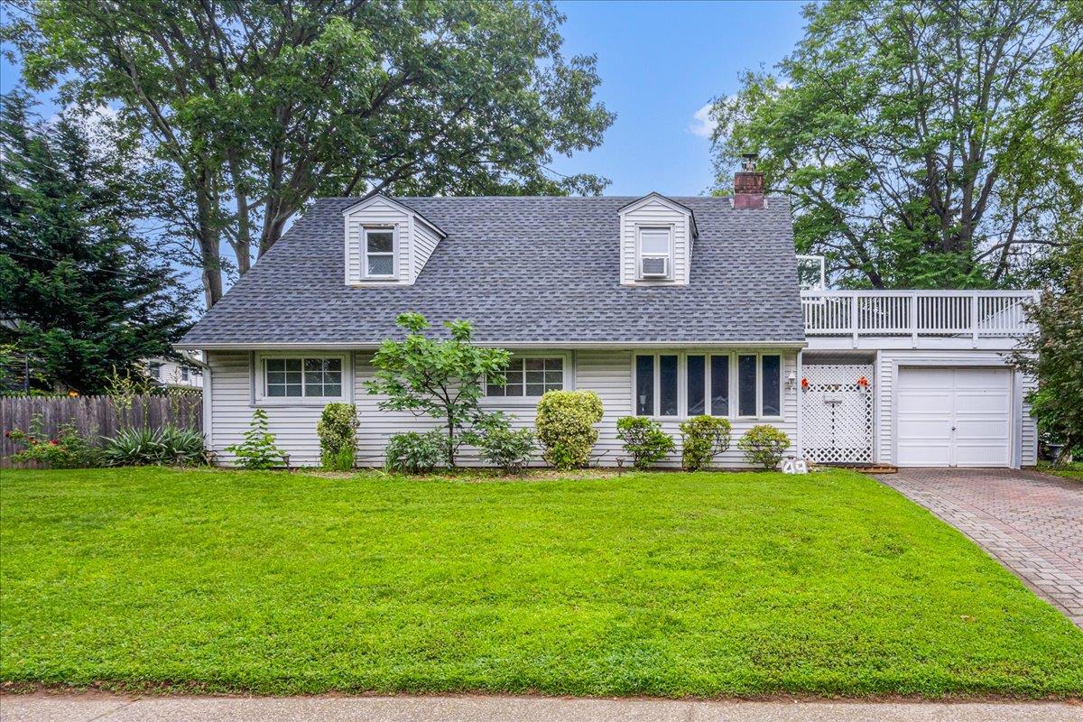 #1 photo, 49 Radcliff Avenue, ناسو Port Washington , NY 11050