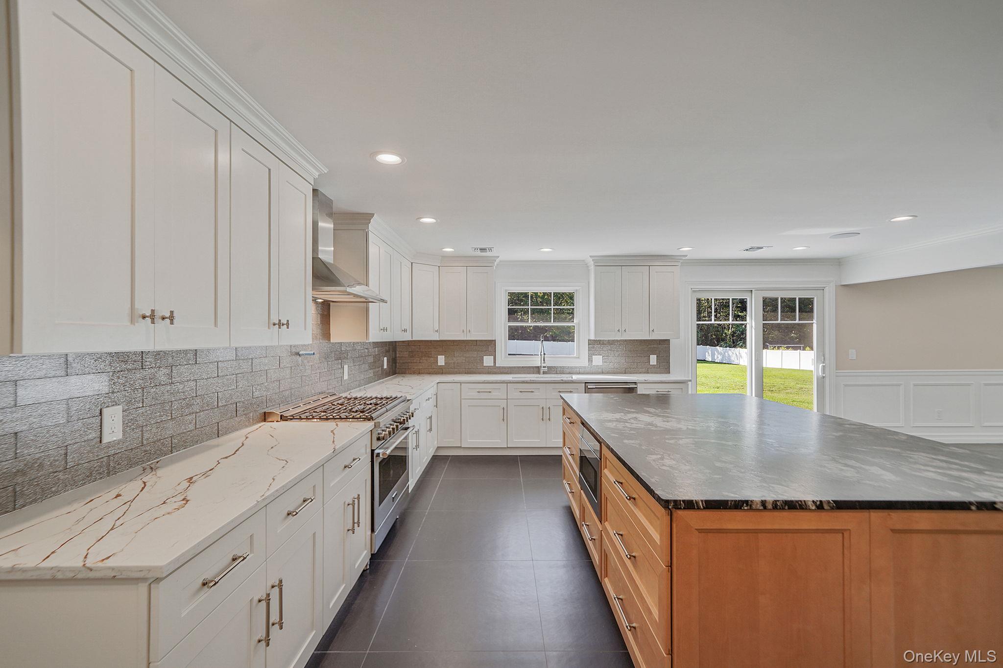 #16 photo, 14 Quintree Lane, サフォーク郡 Melville , NY 11747