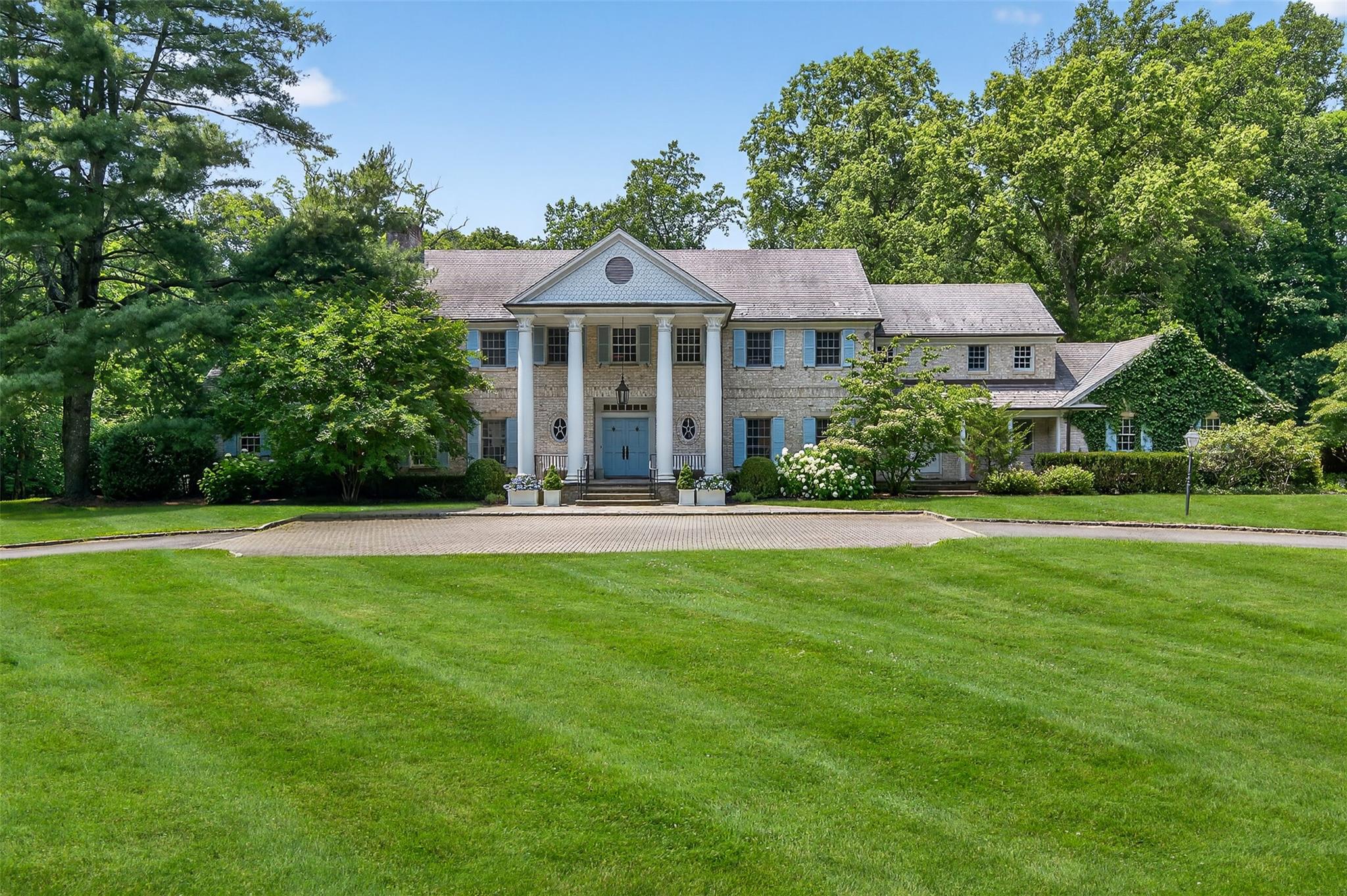#1 photo, 8 Danton Lane, ناسو Locust Valley , NY 11560