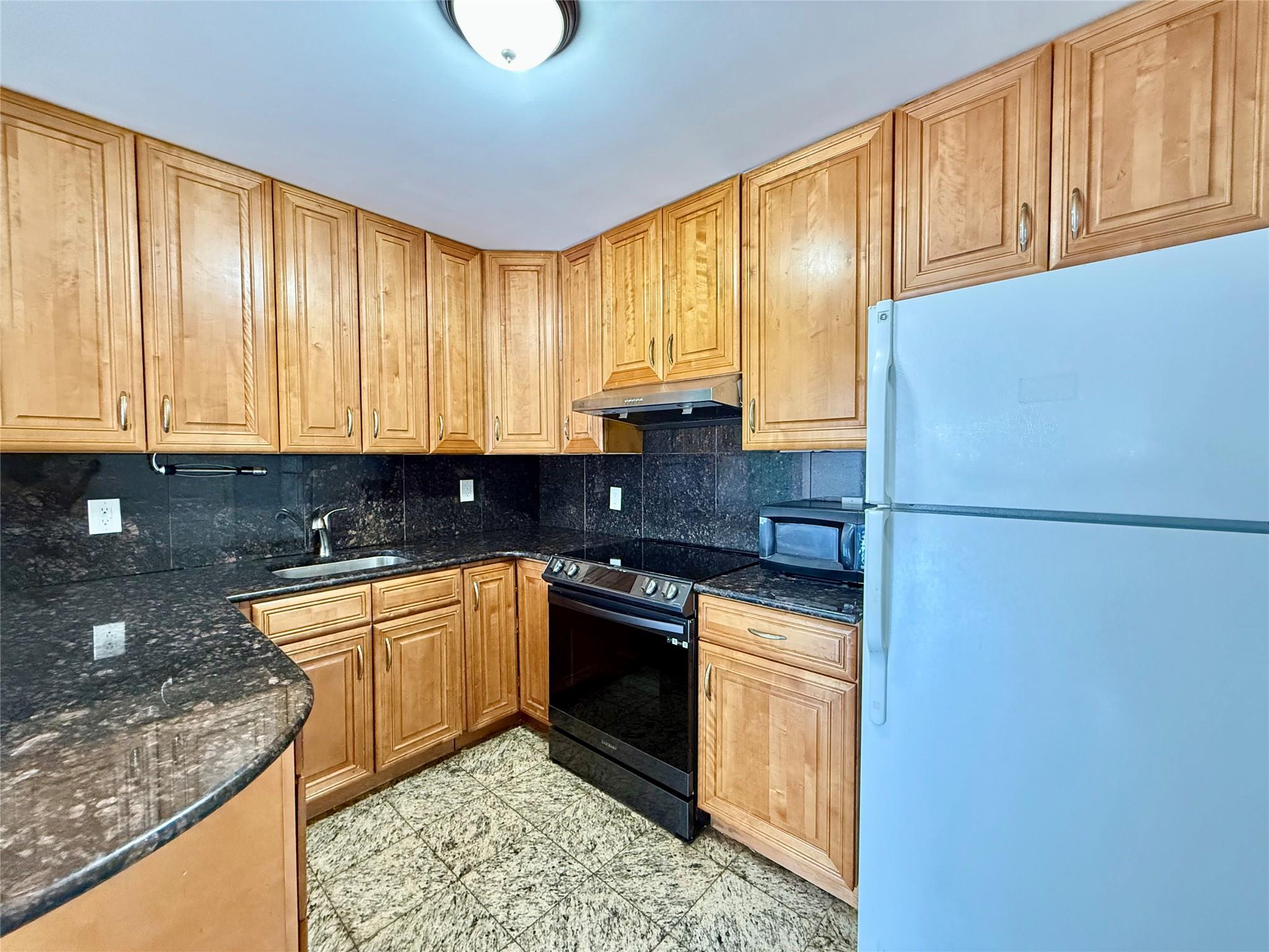 #1 photo, 31-18 Union Street, كوينز Flushing , NY 11354