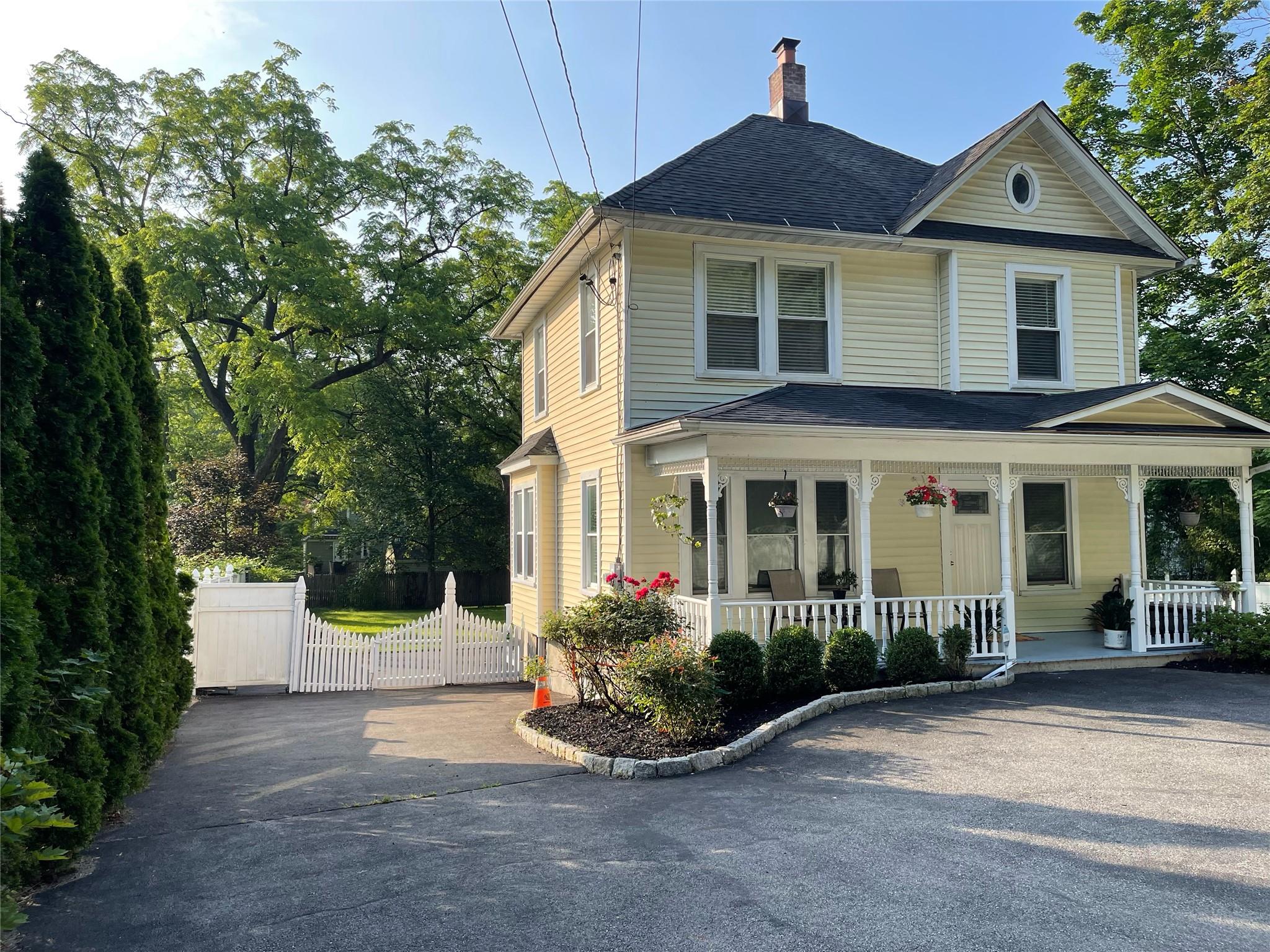 #1 photo, 73 S Bedford Road, Chappaqua , NY 10514