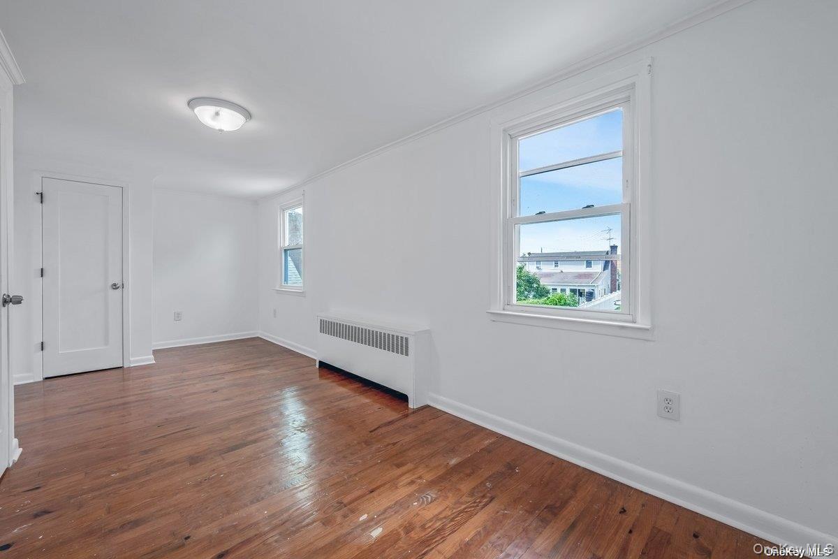 #12 photo, 216 Raff Avenue, ナッソー郡 Mineola , NY 11501