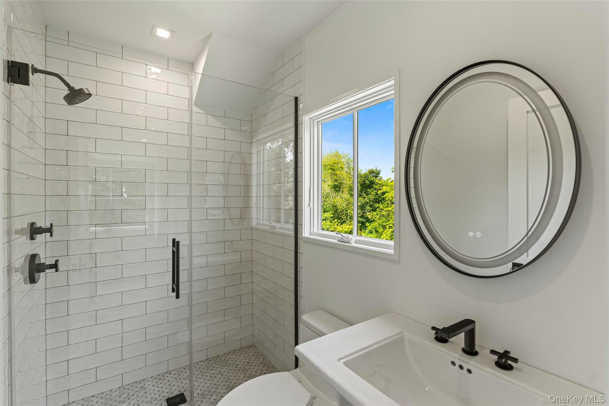 #16 photo, 161 South Road, サフォーク郡 Westhampton , NY 11977