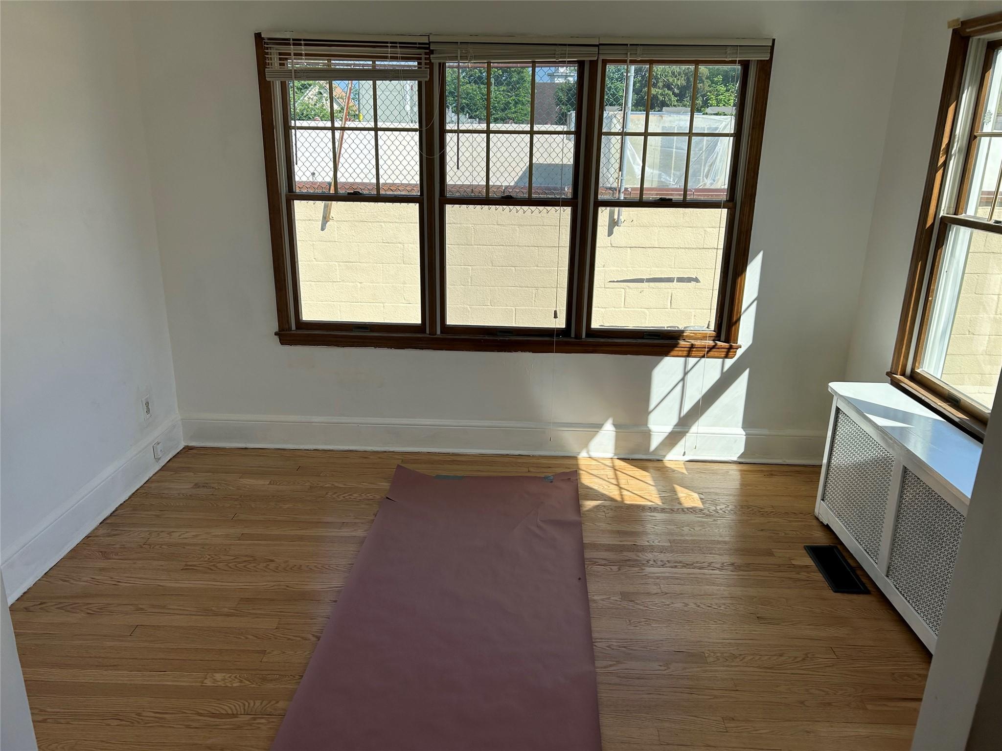 #17 photo, 153 W Main Street, サフォーク郡 Kings Park , NY 11754