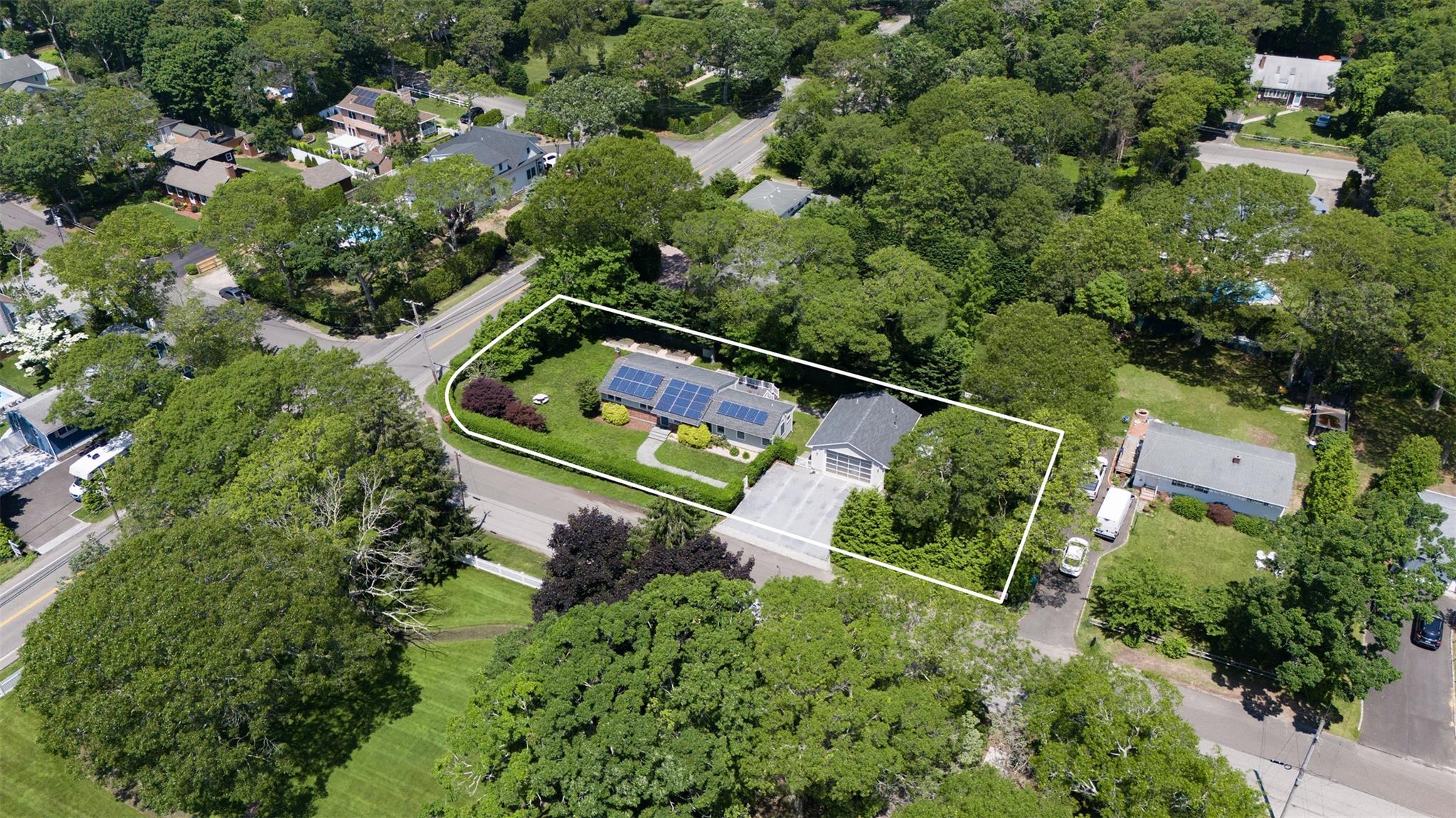 #1 photo, 34 Nassau Road, Hampton Bays , NY 11946