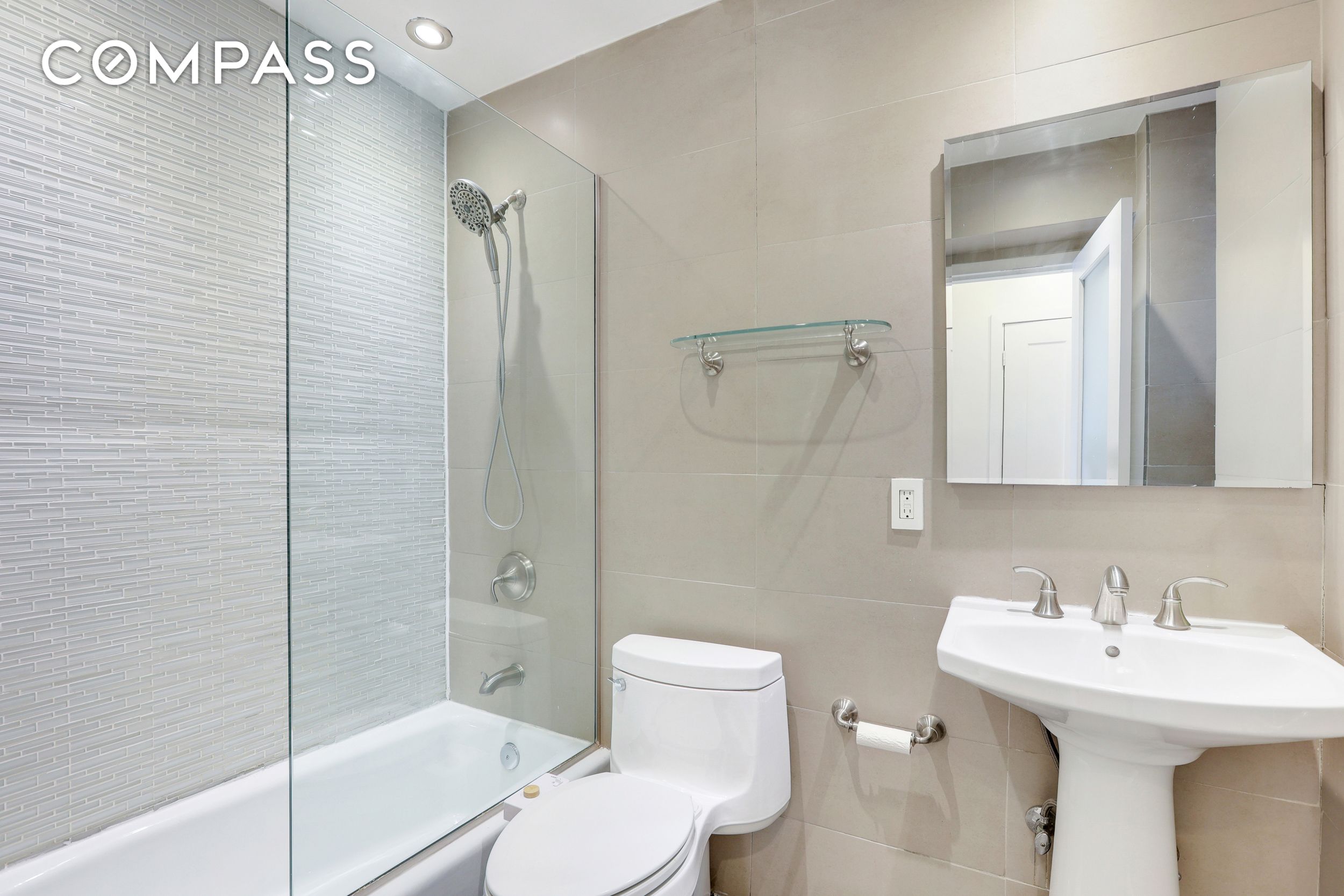 #13 photo, 66-72 St Nicholas Avenue, マンハッタン Harlem , NY 10026