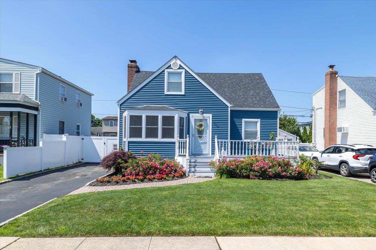 #1 photo, 209 Venetian Boulevard, سوفولك Lindenhurst , NY 11757