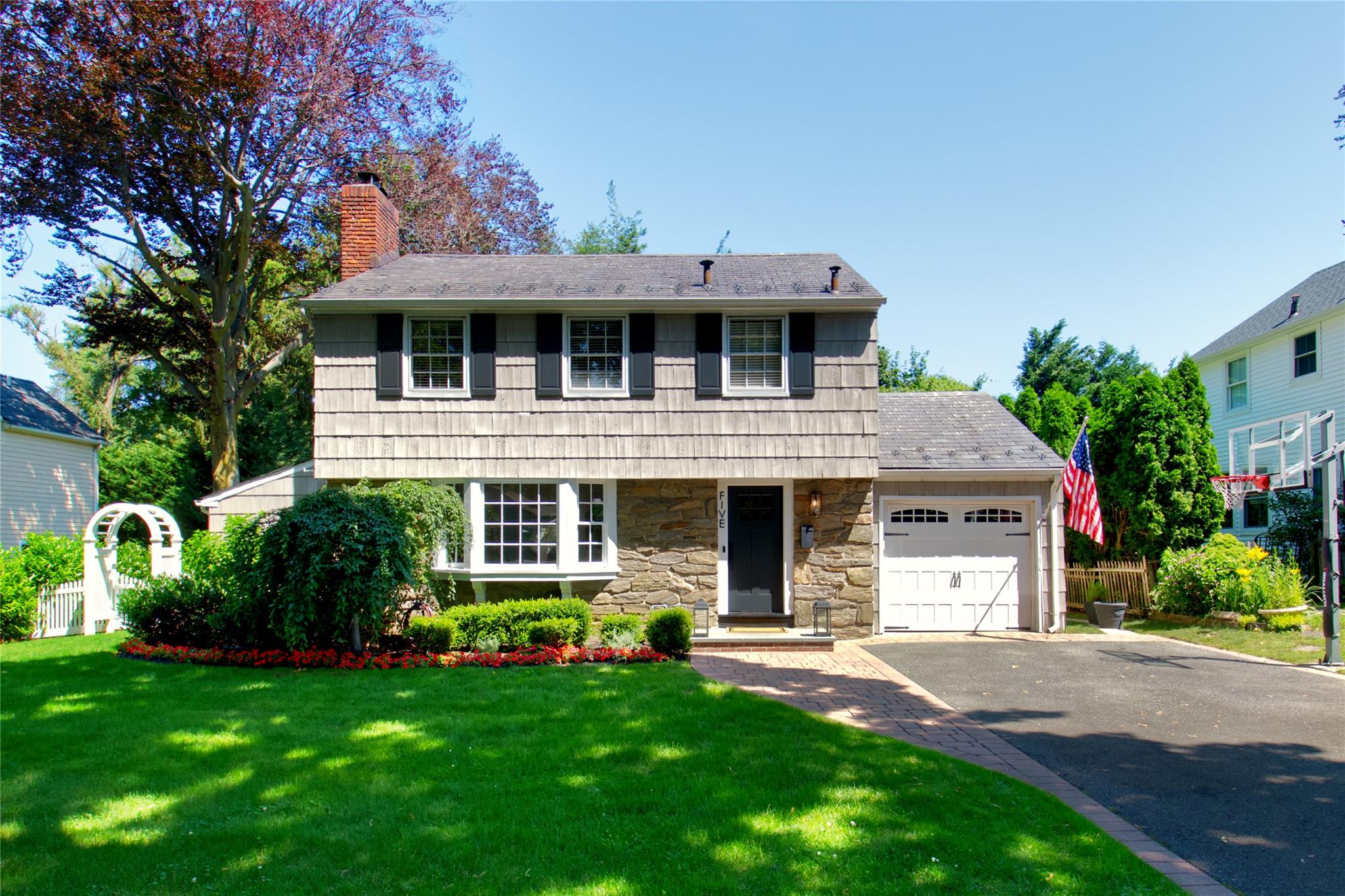 #1 photo, 5 Winthrop Road, ناسو Port Washington , NY 11050