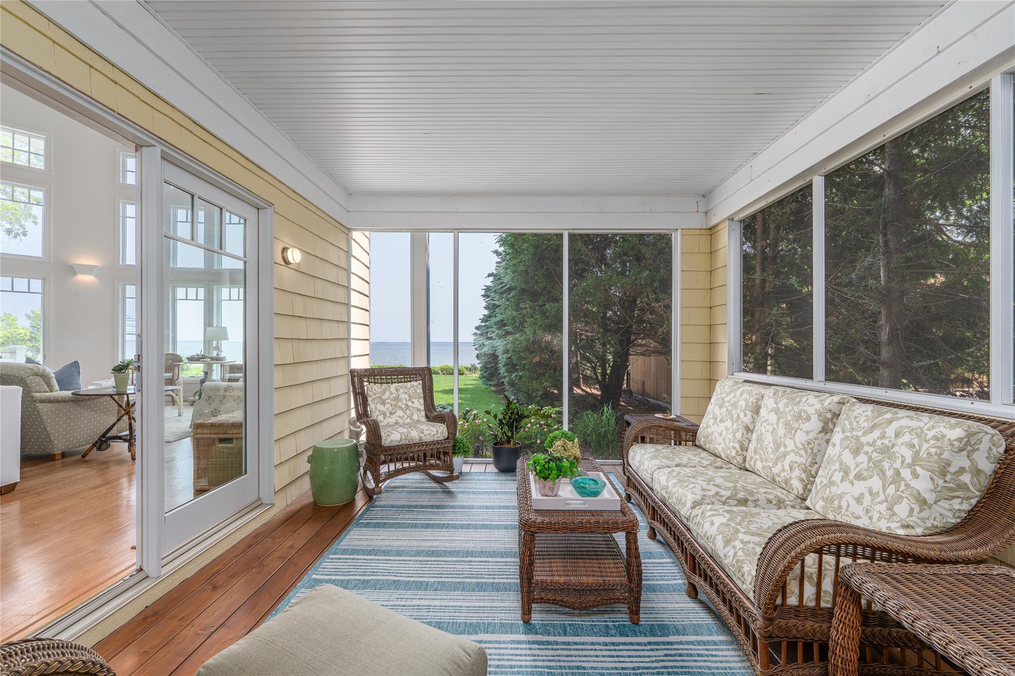 #20 photo, 4510 Peconic Bay Boulevard, サフォーク郡 Laurel , NY 11948