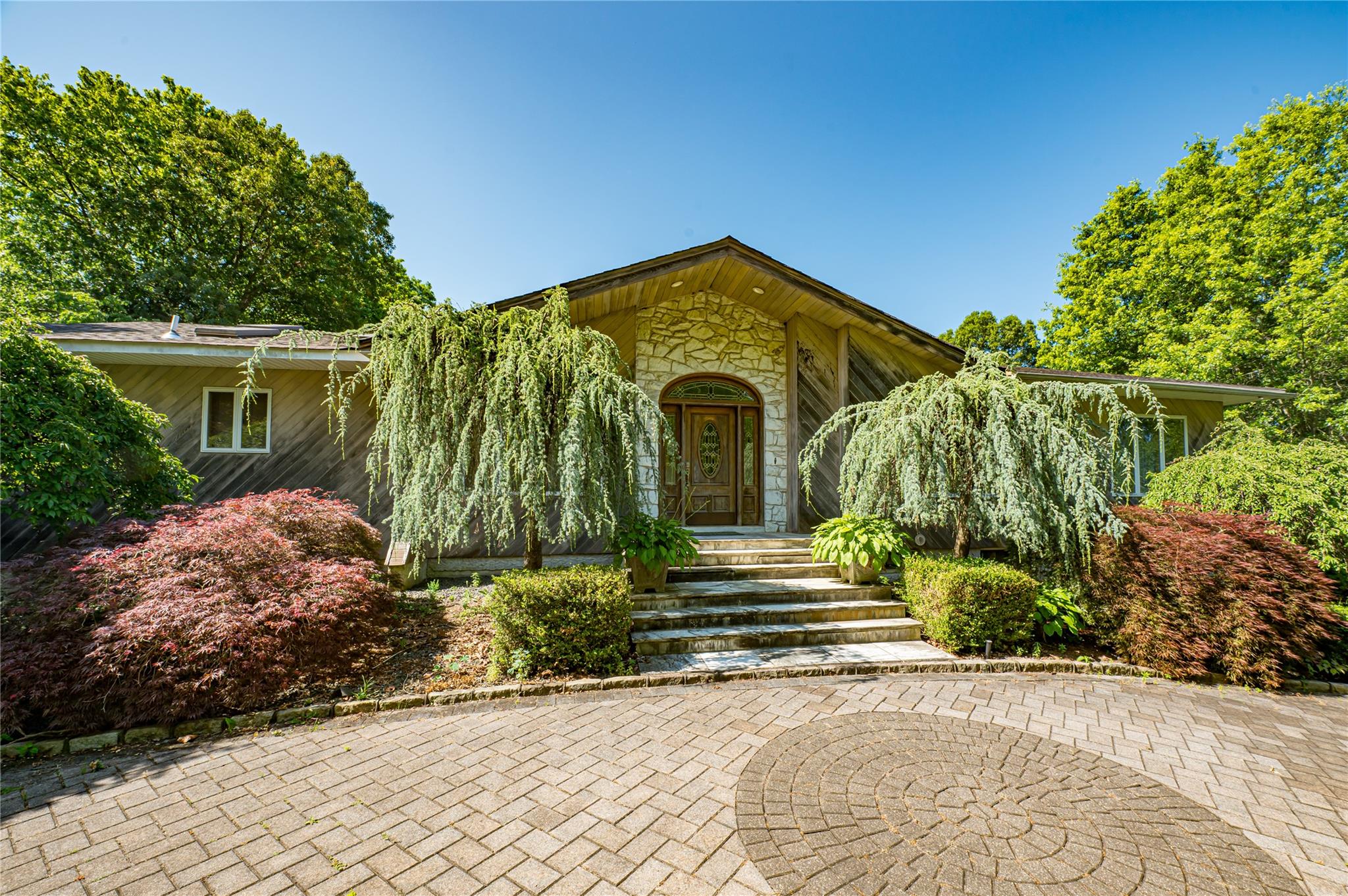 #1 photo, 22 Penn Drive, سوفولك Dix Hills , NY 11746