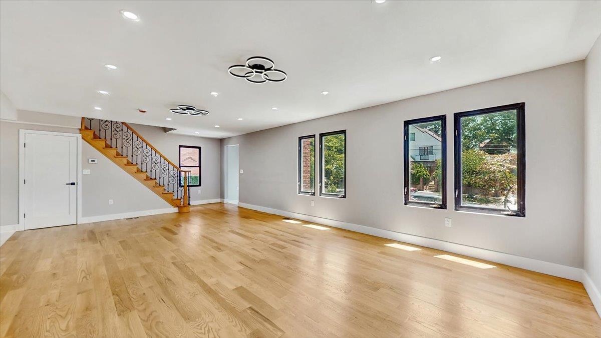 #6 photo, 150-11 84th Drive, 皇后區 牙買加 Jamaica , NY 11432