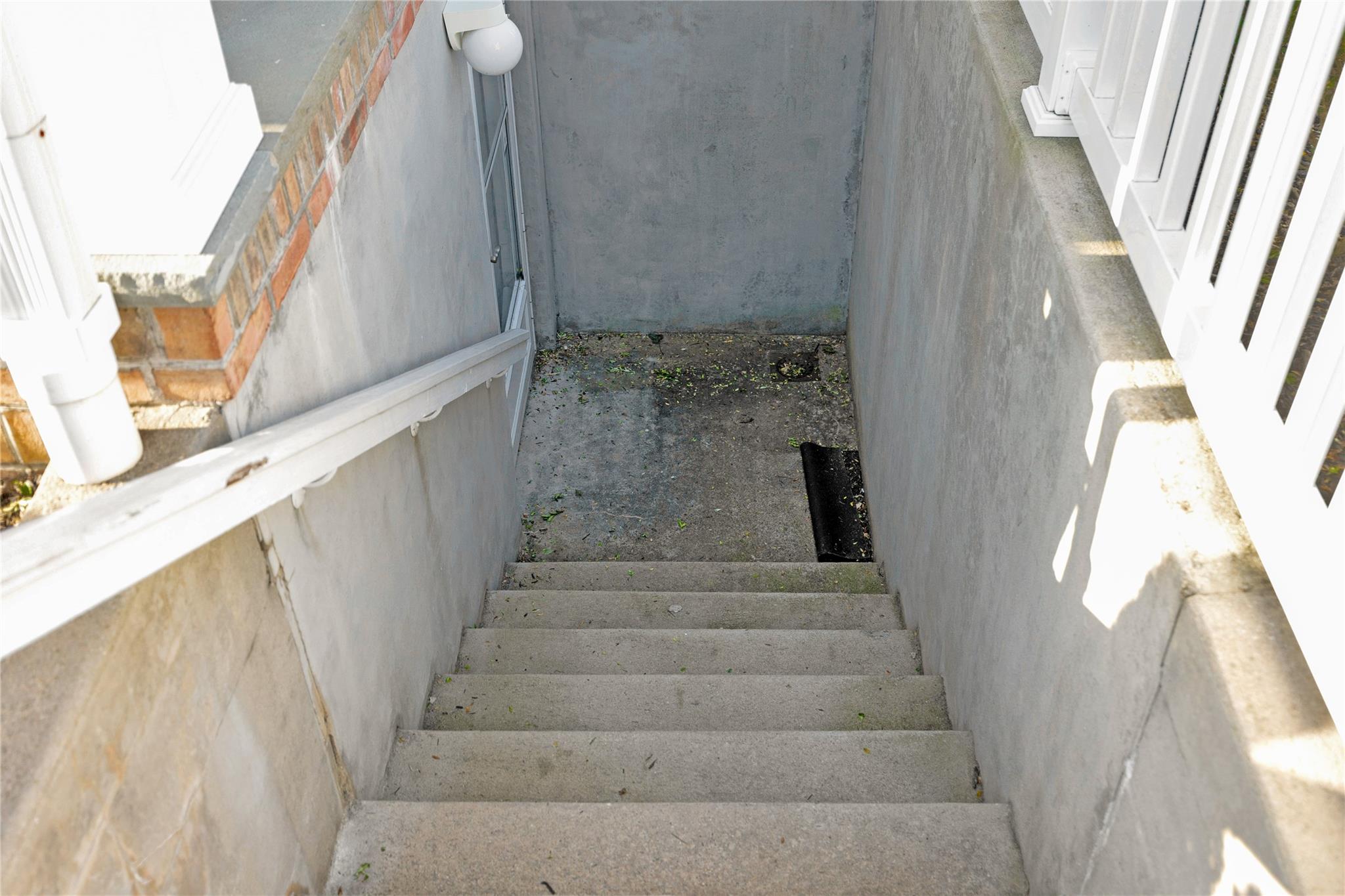 #16 photo, 111 Conklin Street, ناسو Farmingdale , NY 11735