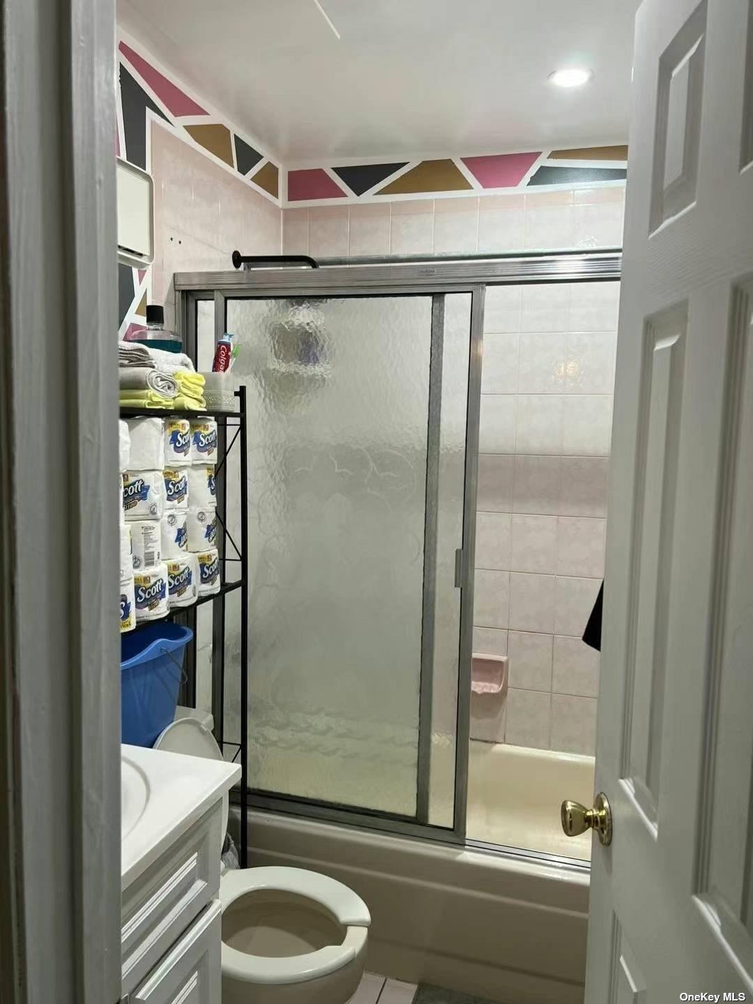 #4 photo, 99-05 43 Avenue, クイーンズ区 Corona , NY 11368