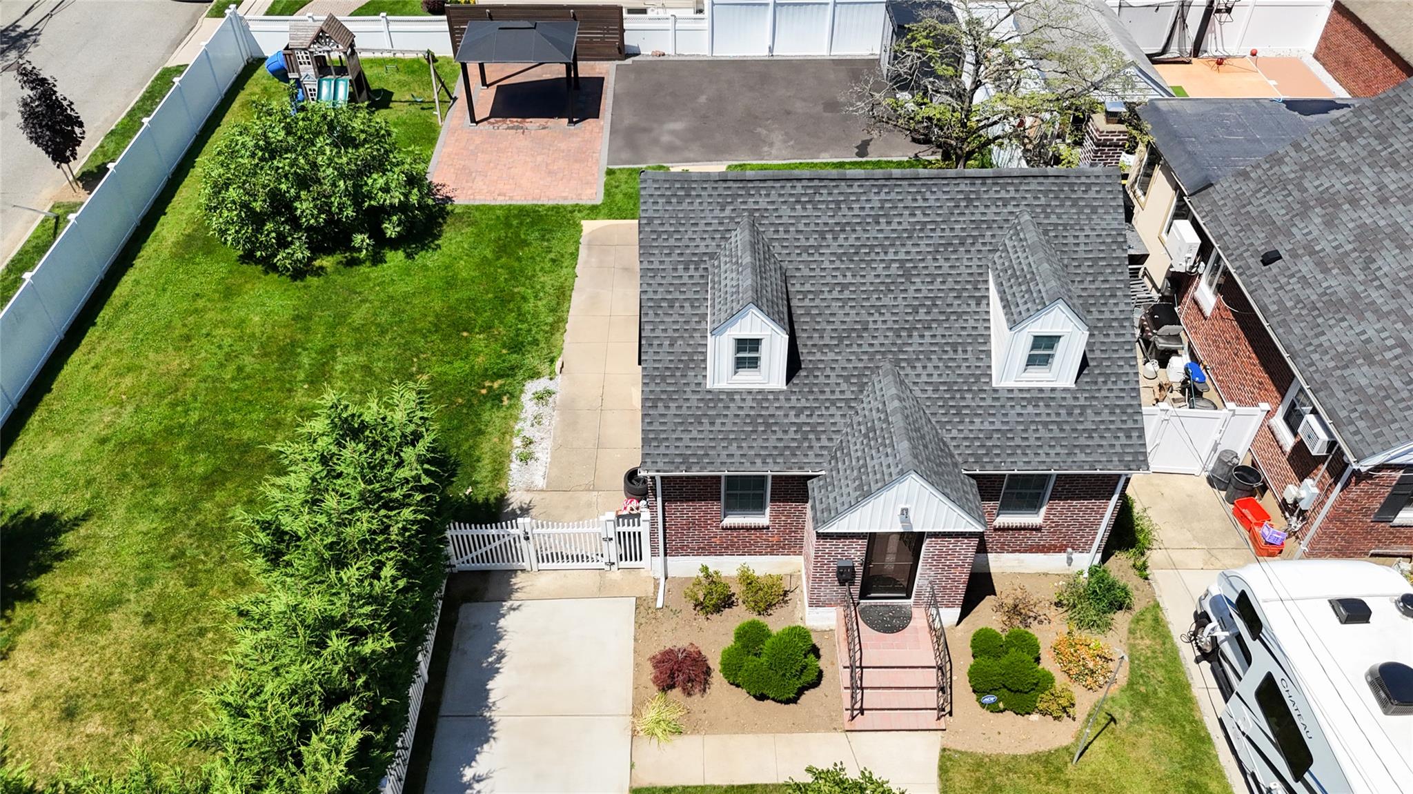 #1 photo, 84 Scherer Boulevard, Franklin Square , NY 11010