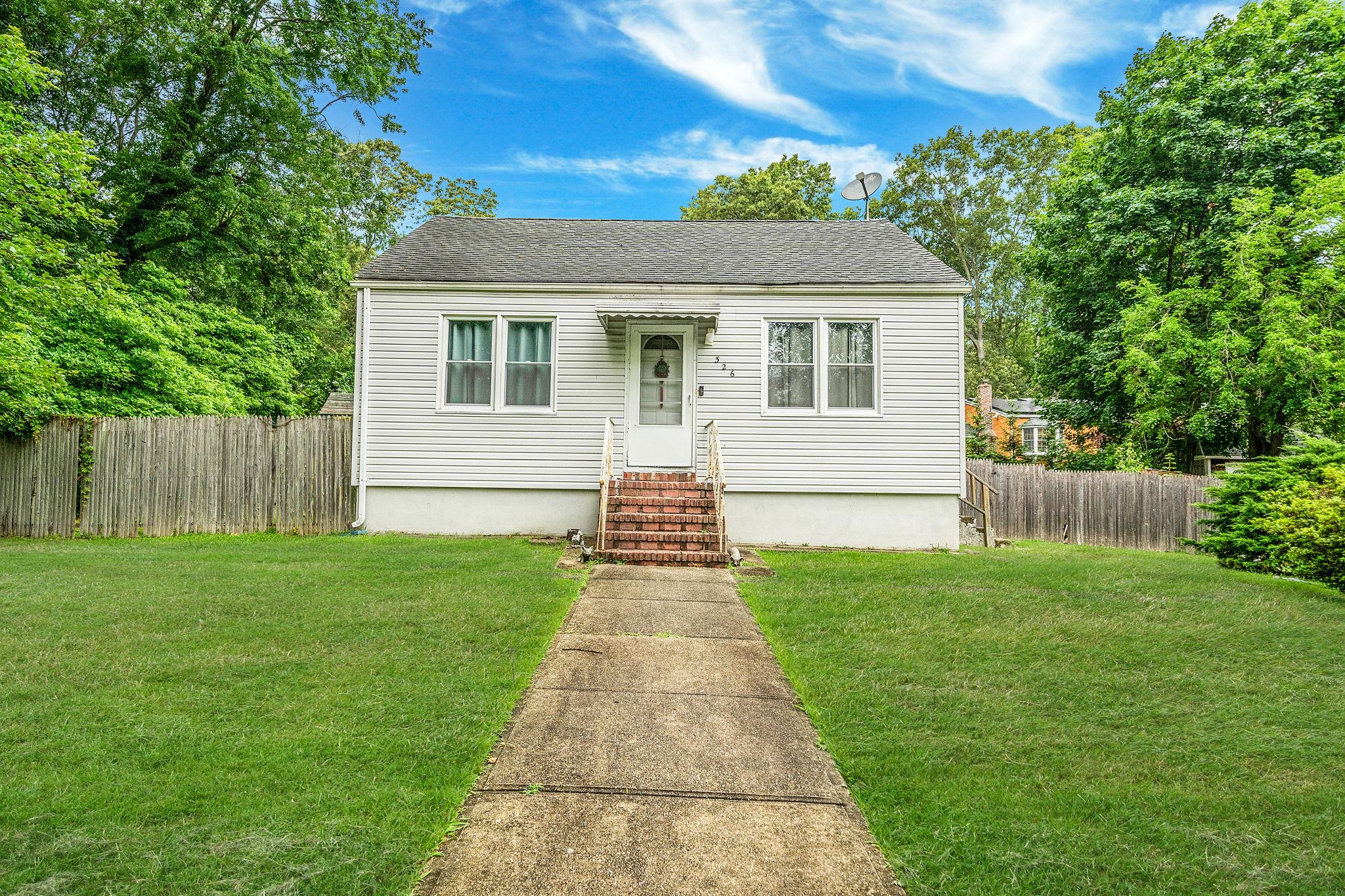 #1 photo, 326 Concord Street, Dix Hills , NY 11746