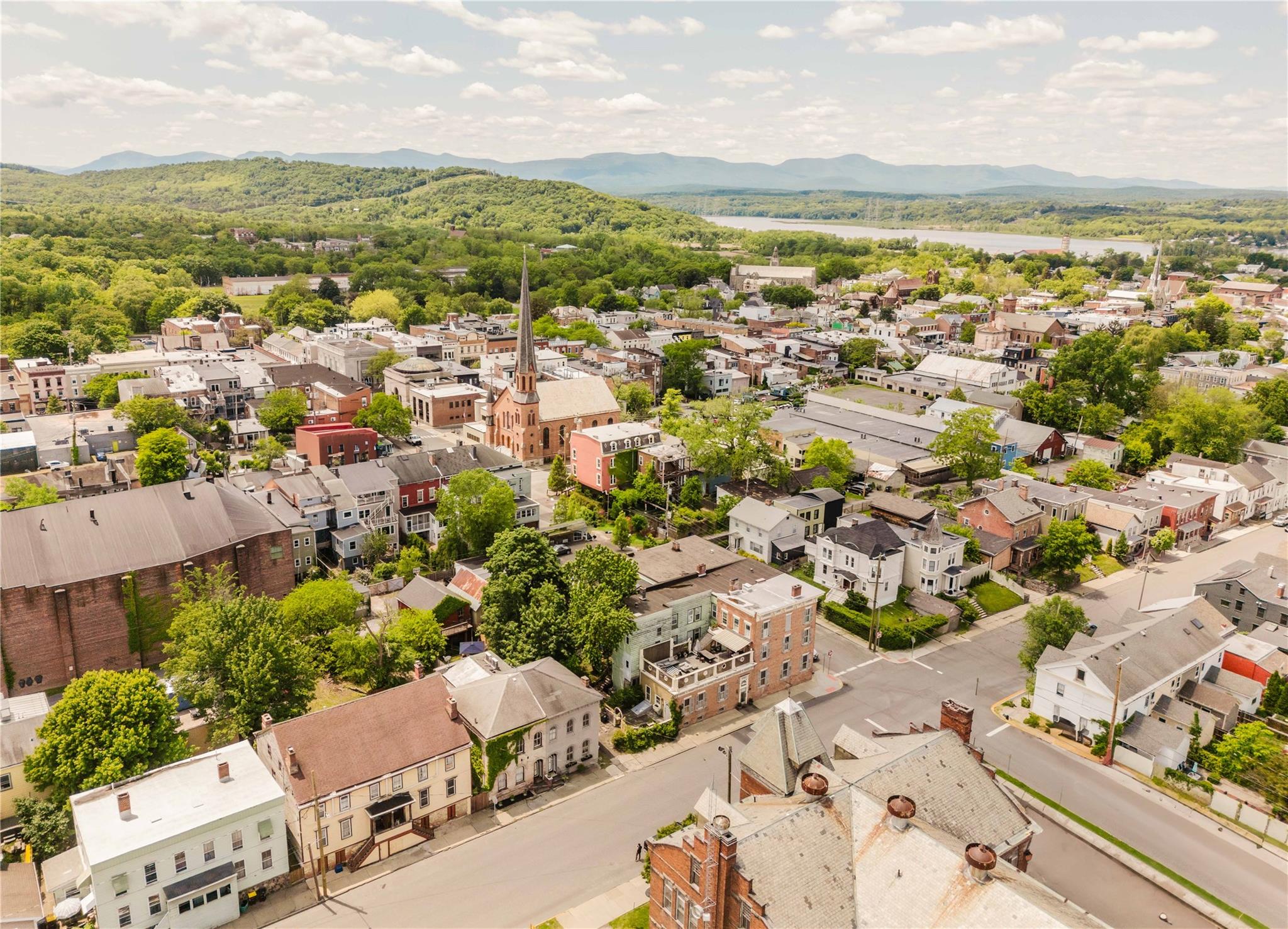 #1 photo, 609 State Street, Hudson , NY 12534