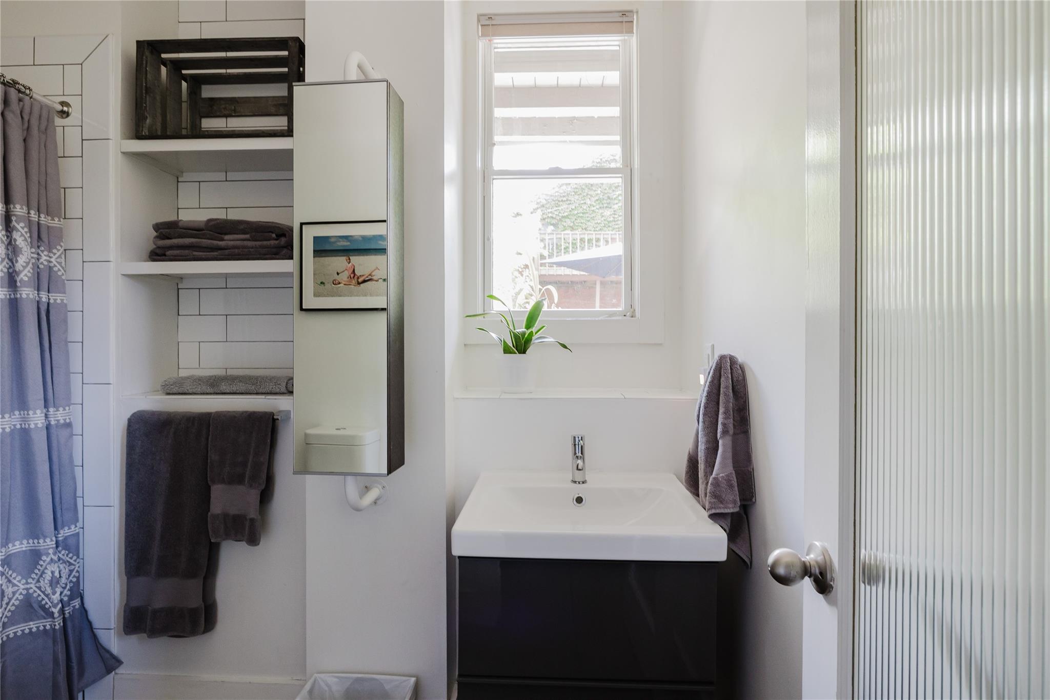 #15 photo, 609 State Street, Hudson , NY 12534