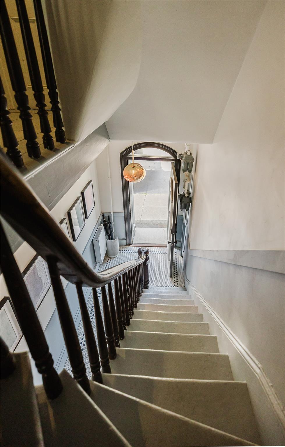 #19 photo, 609 State Street, Hudson , NY 12534