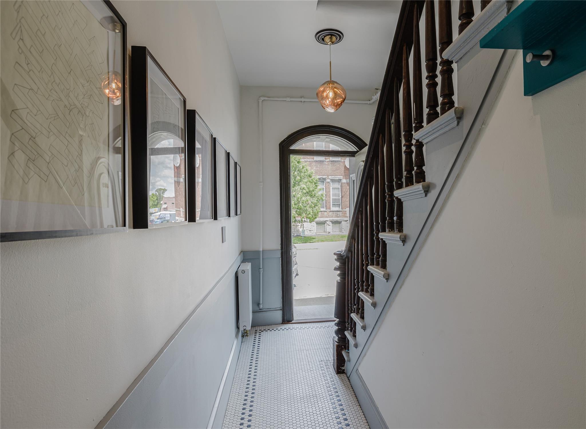 #7 photo, 609 State Street, Hudson , NY 12534