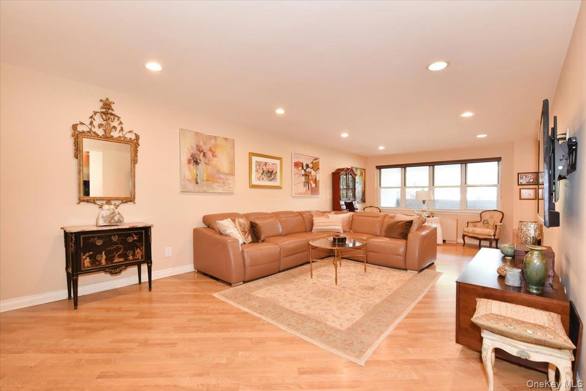 #11 photo, 180 S Middle Neck Road, ナッソー郡 Great Neck , NY 11021