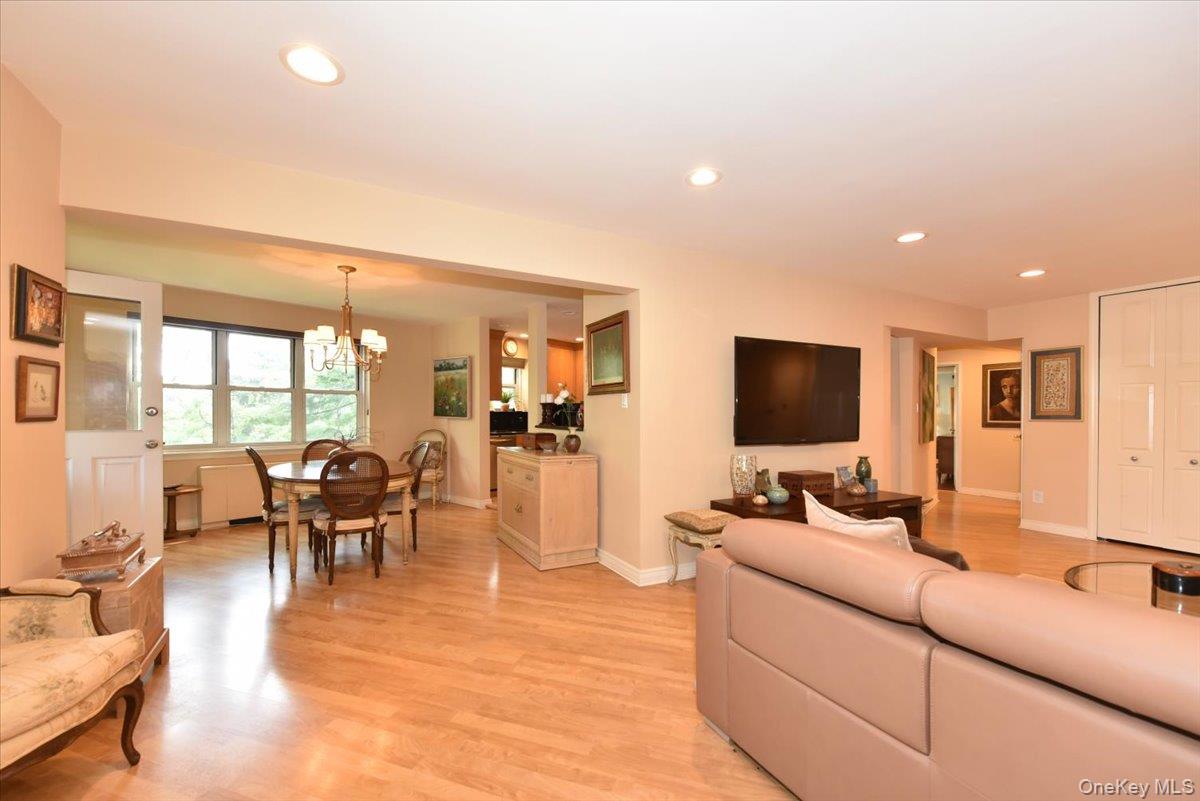 #13 photo, 180 S Middle Neck Road, ナッソー郡 Great Neck , NY 11021