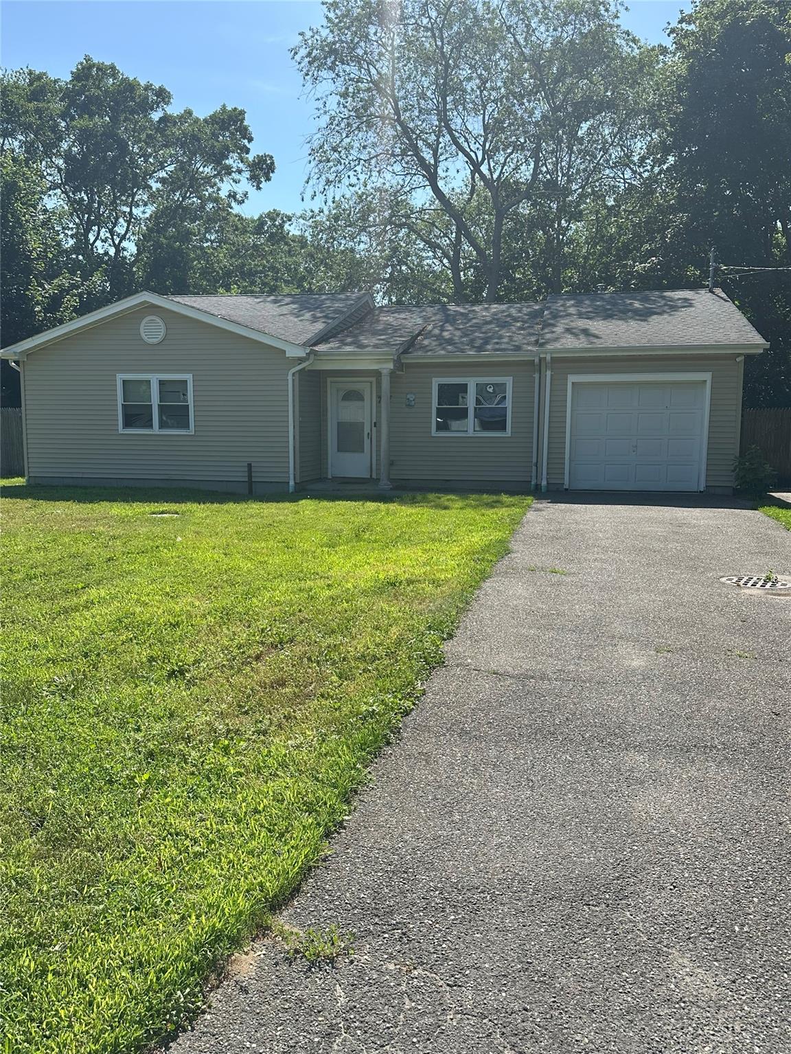 #1 photo, 752 Bayview Avenue, Bellport , NY 11713