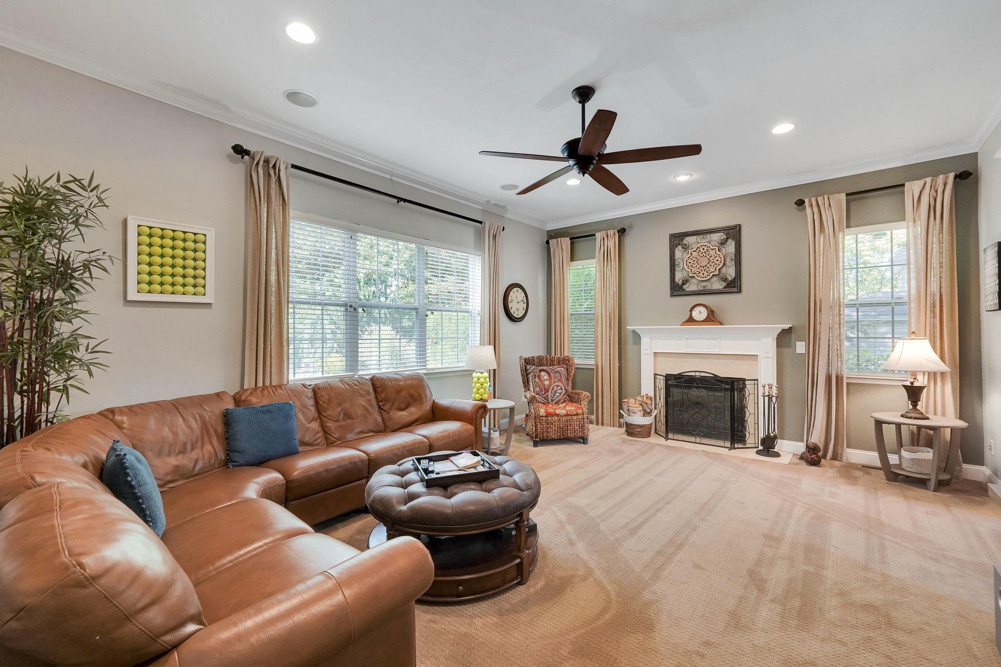 #12 photo, 40 Independence Way, سوفولك Miller Place , NY 11764