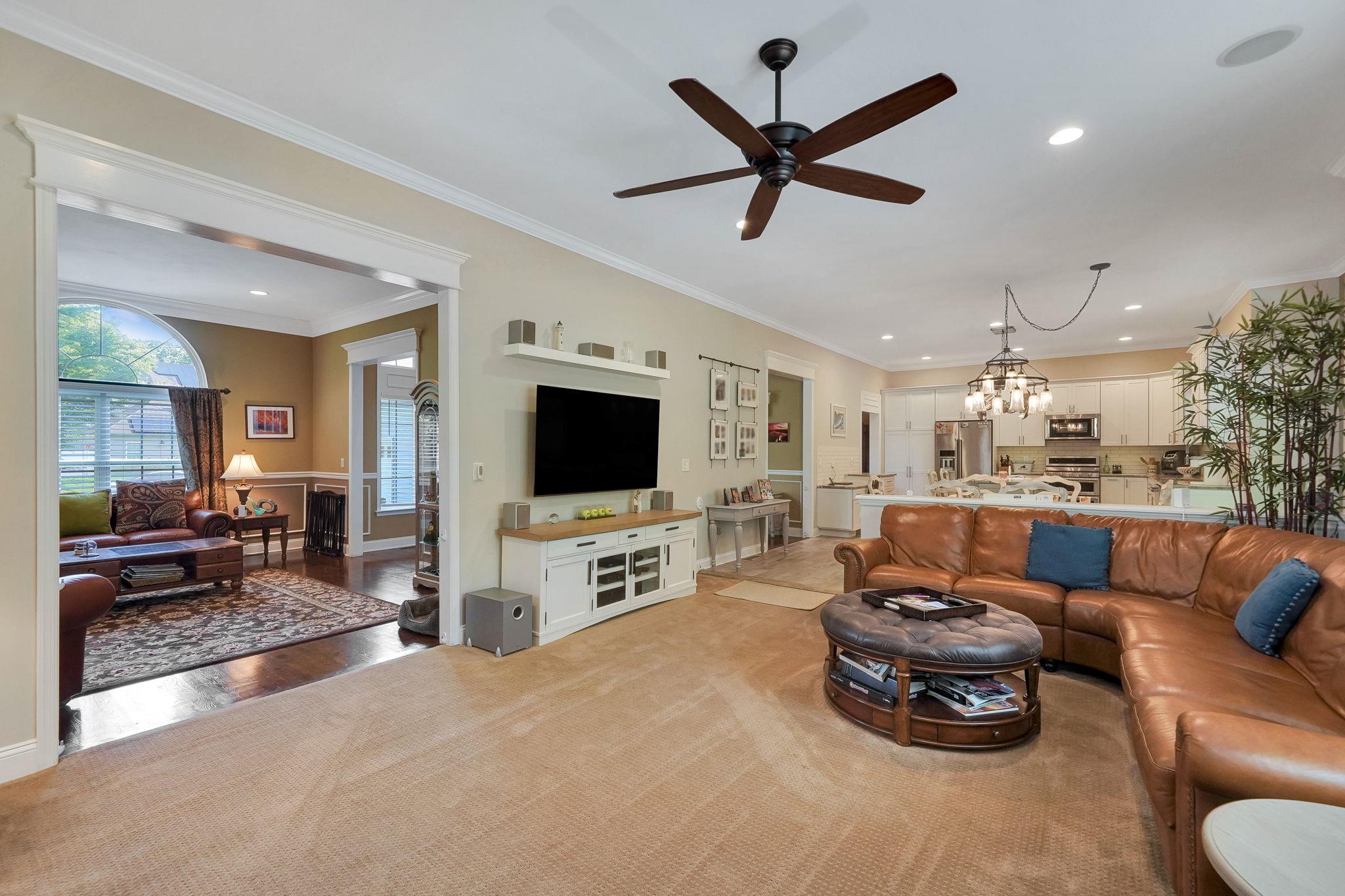 #14 photo, 40 Independence Way, سوفولك Miller Place , NY 11764