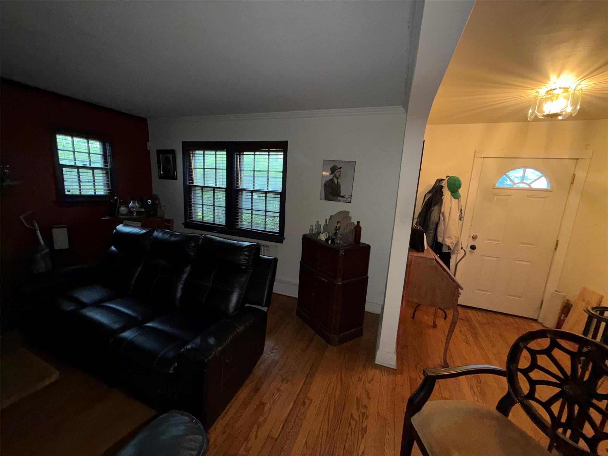 #10 photo, 15 Astor Place, Valley Stream , NY 11581