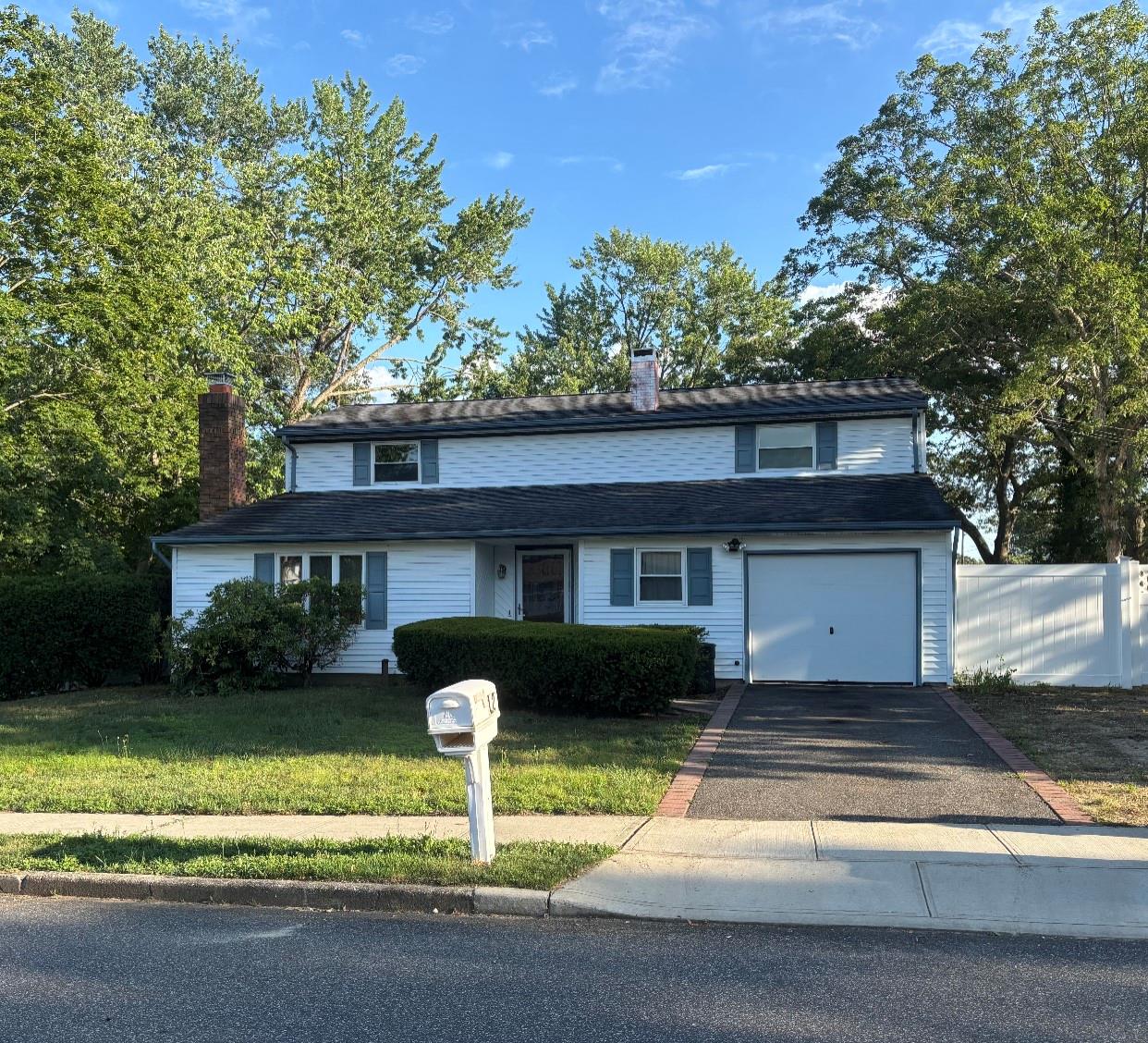 #1 photo, 12 Executive Road, Selden , NY 11784