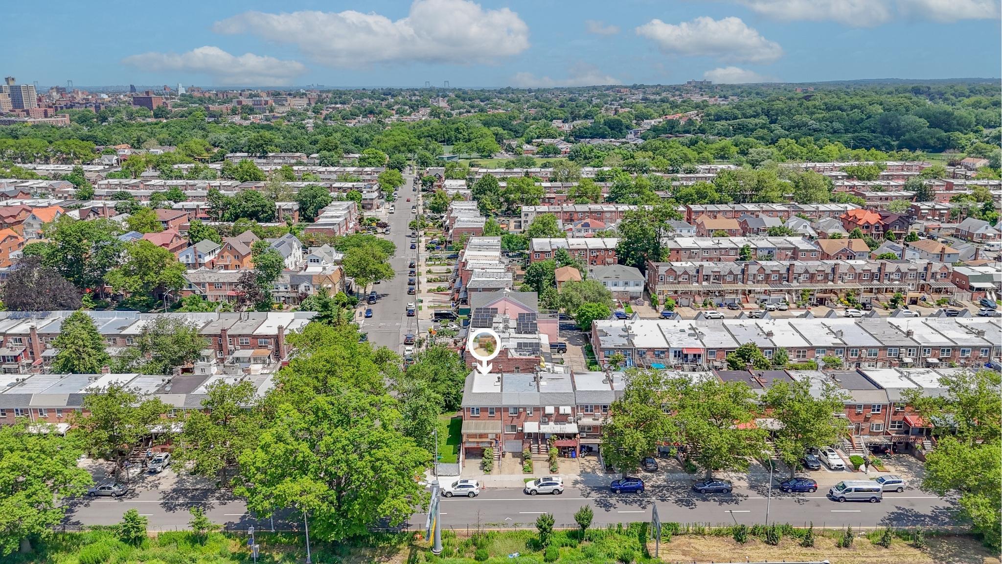 #14 photo, 150-01 Horace Harding Exp, クイーンズ区 Flushing , NY 11367