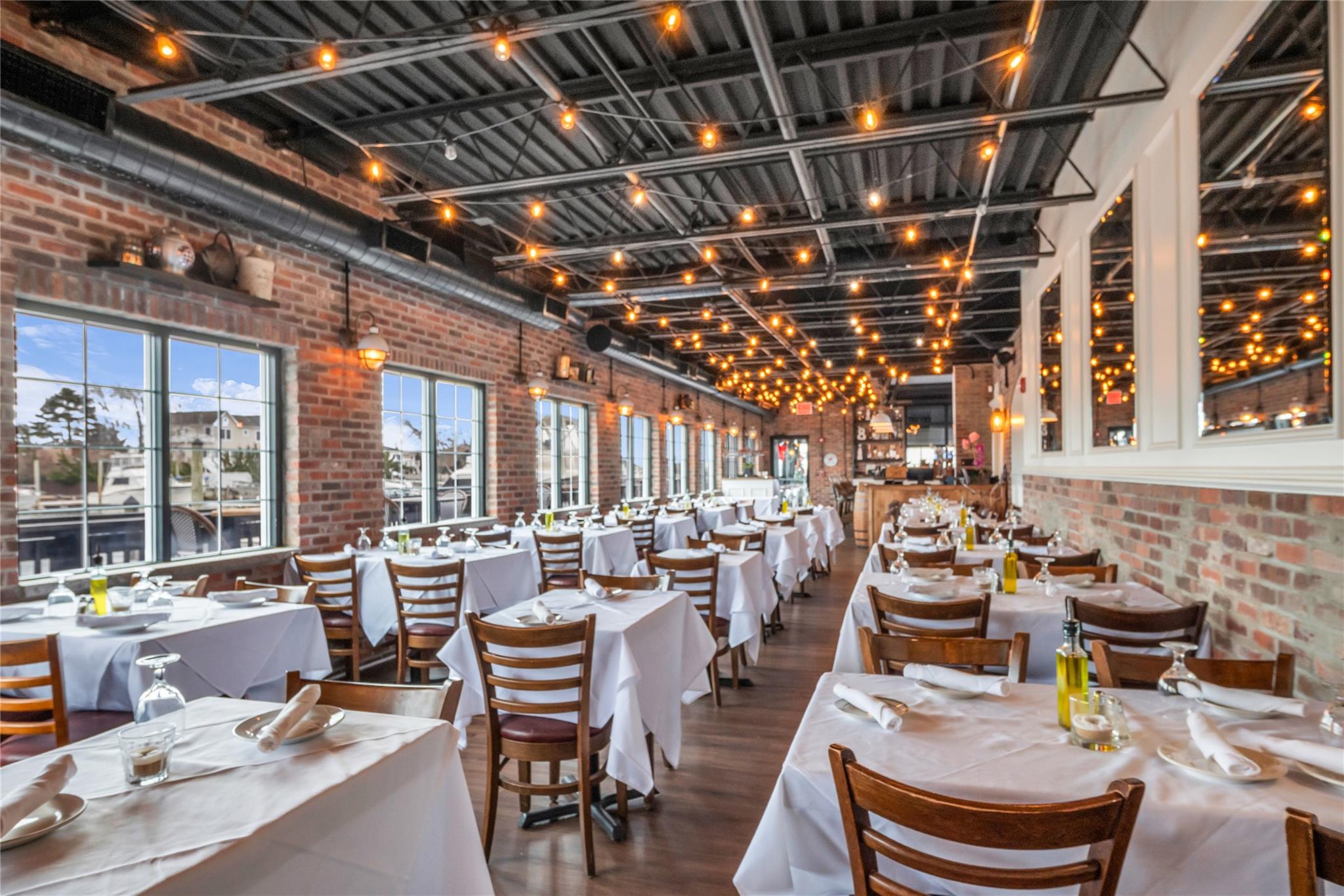 #3 photo, 301 Woodcleft Avenue, ナッソー郡 Freeport , NY 11520