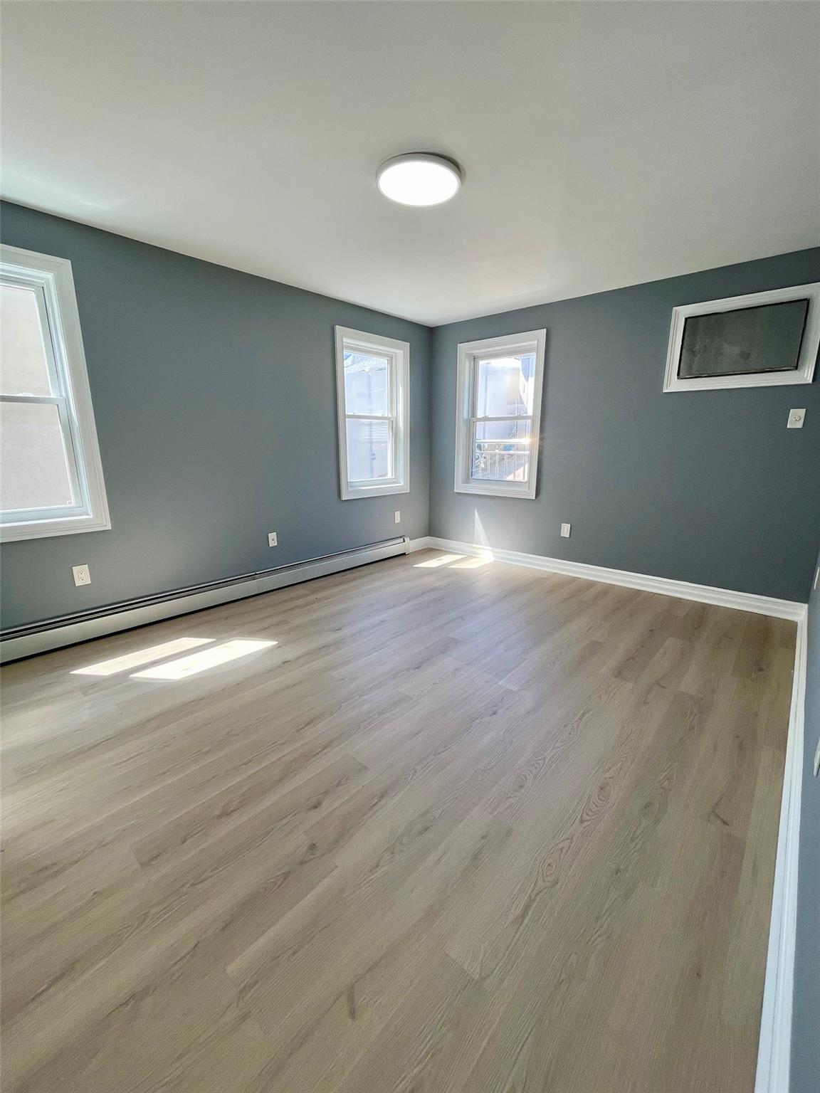 #15 photo, 819 Hollywood Avenue, برونكس Bronx , NY 10465