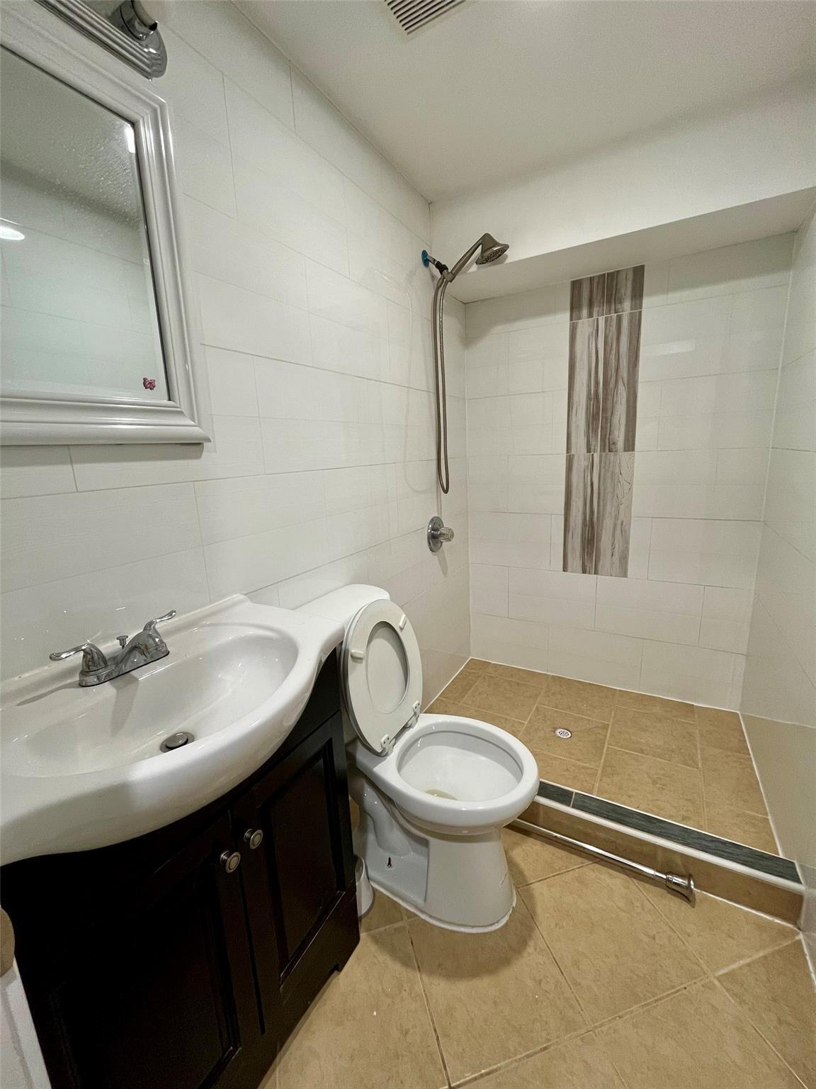 #16 photo, 819 Hollywood Avenue, برونكس Bronx , NY 10465