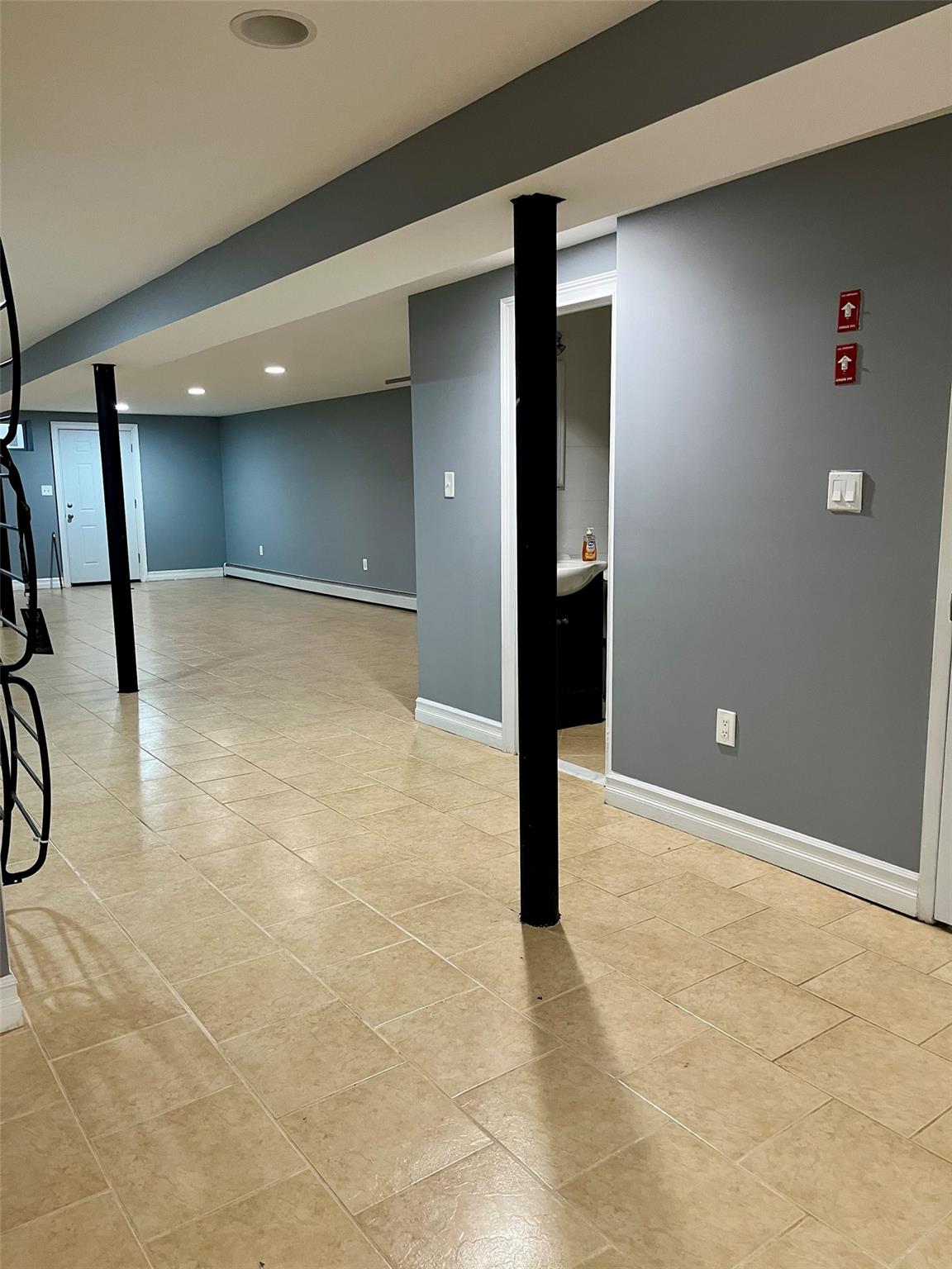 #20 photo, 819 Hollywood Avenue, برونكس Bronx , NY 10465