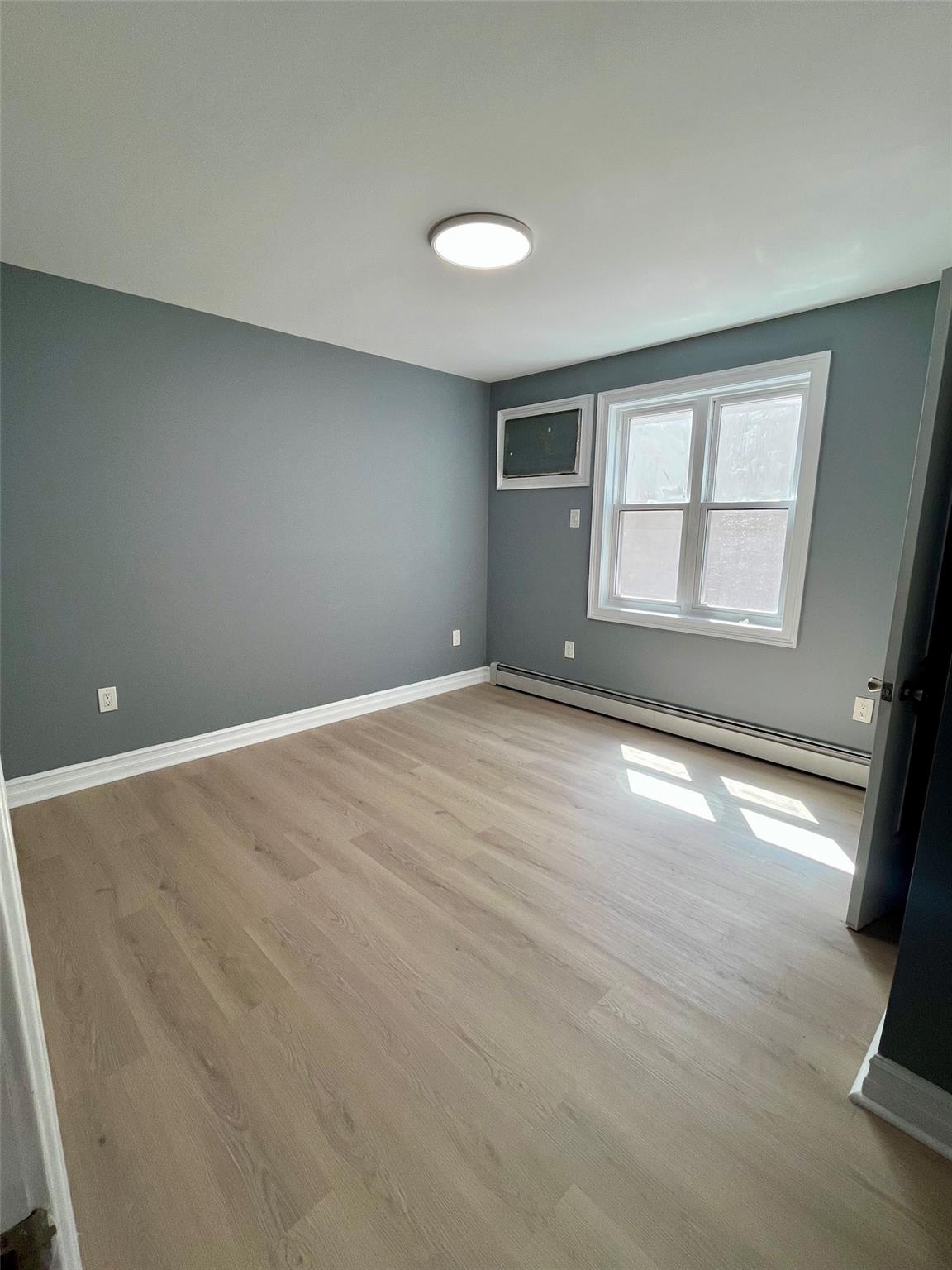 #9 photo, 819 Hollywood Avenue, برونكس Bronx , NY 10465