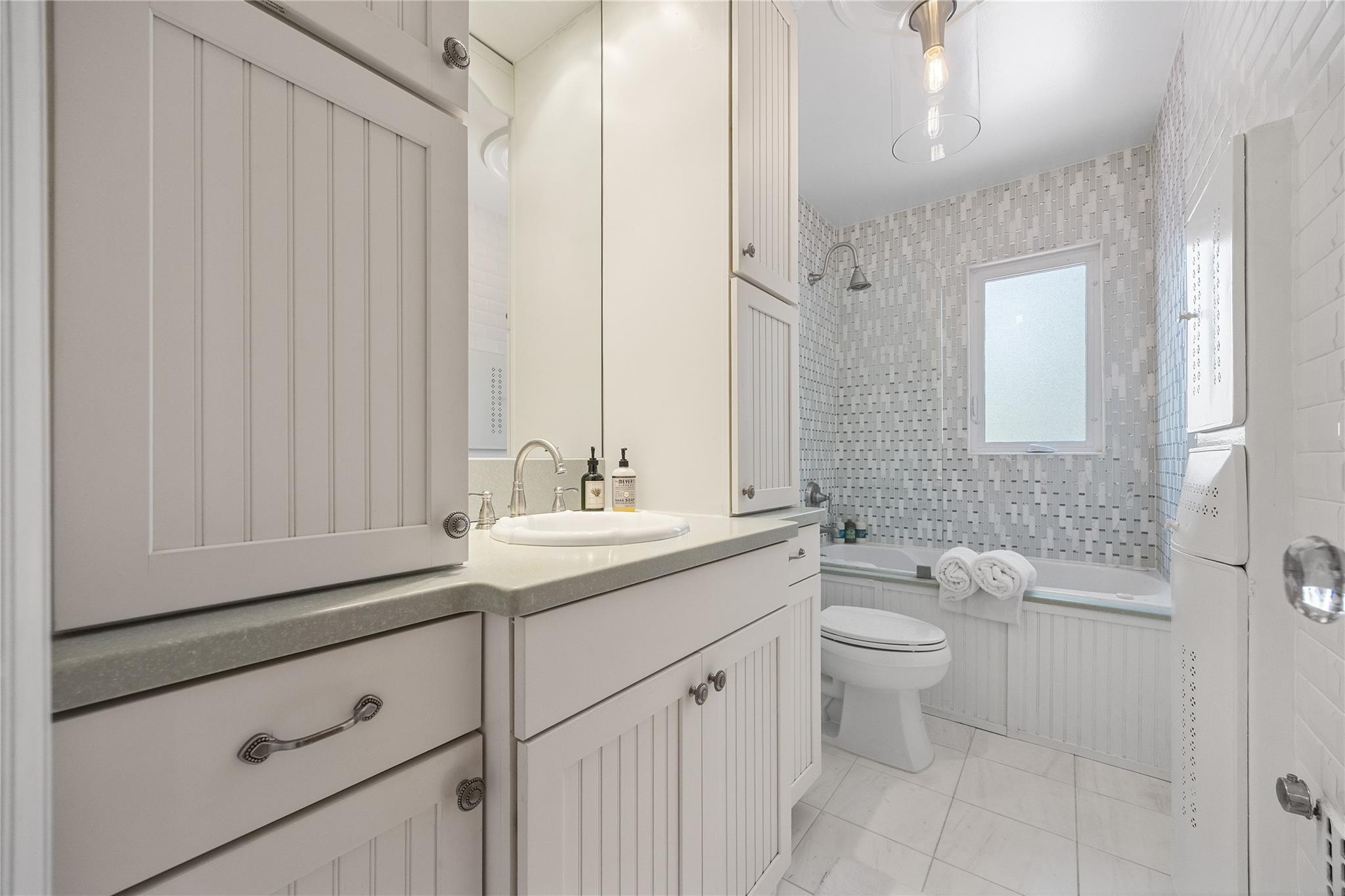 #14 photo, 27-01 167th Street, كوينز Flushing , NY 11358