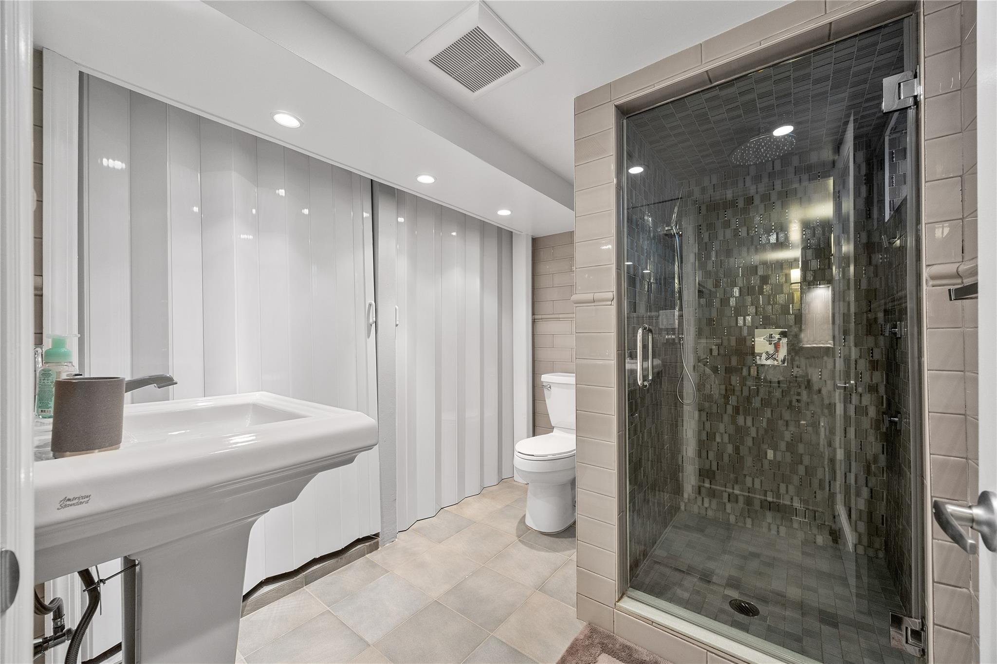 #19 photo, 27-01 167th Street, كوينز Flushing , NY 11358