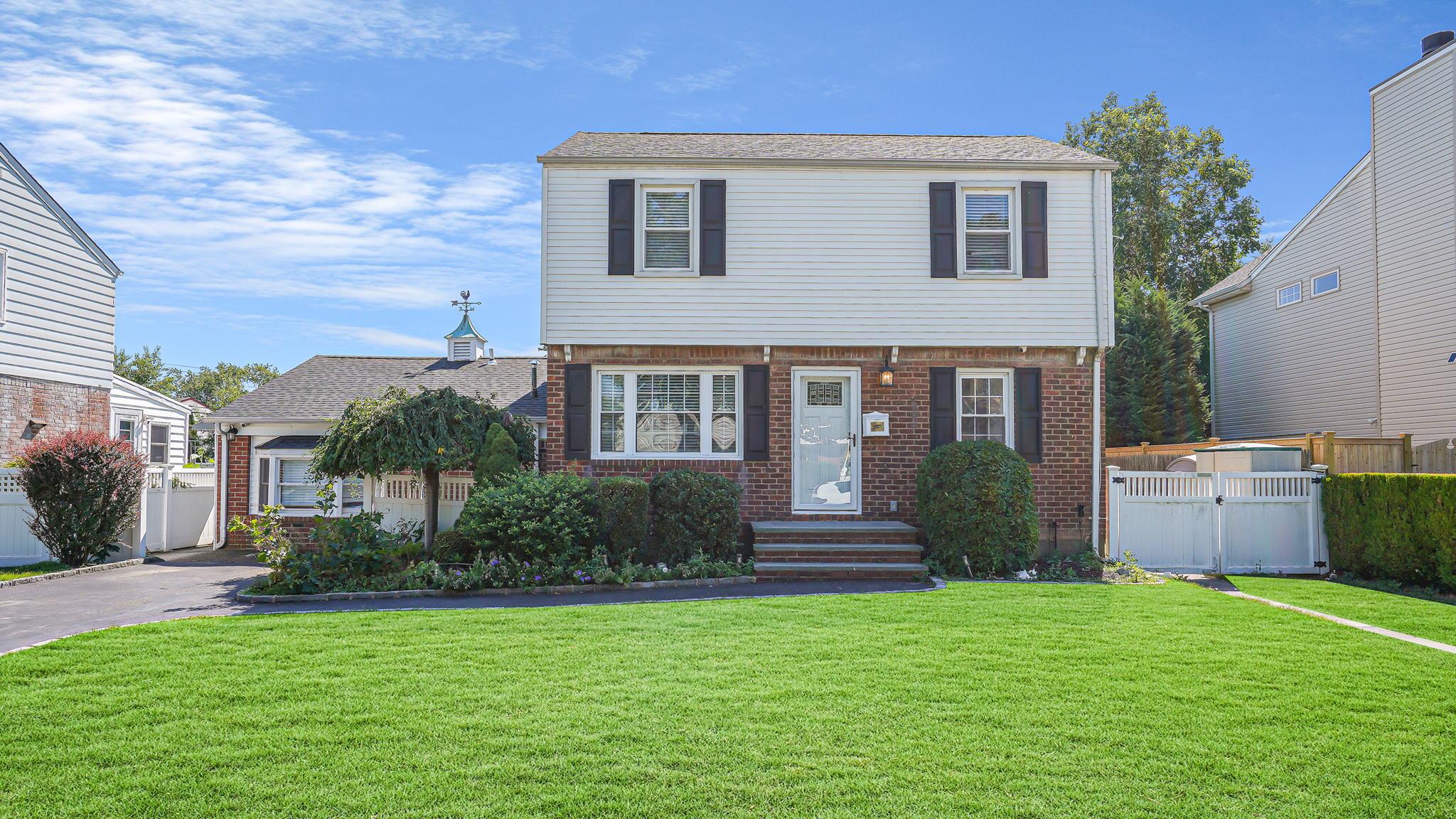 #1 photo, 2282 3rd Street, East Meadow , NY 11554