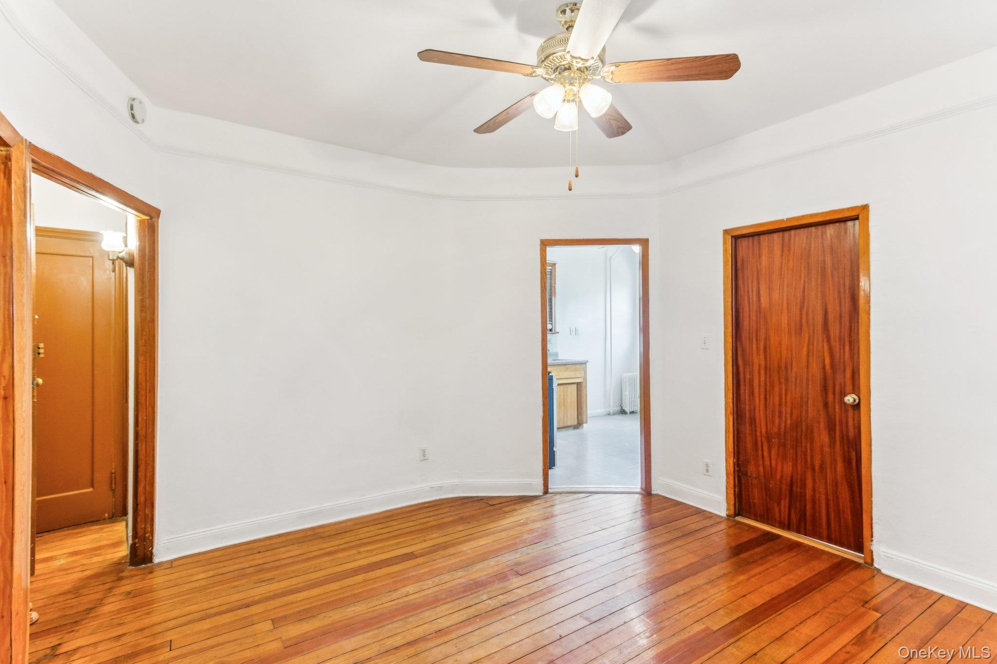 #7 photo, 45-09 104th Street, クイーンズ区 Corona , NY 11368