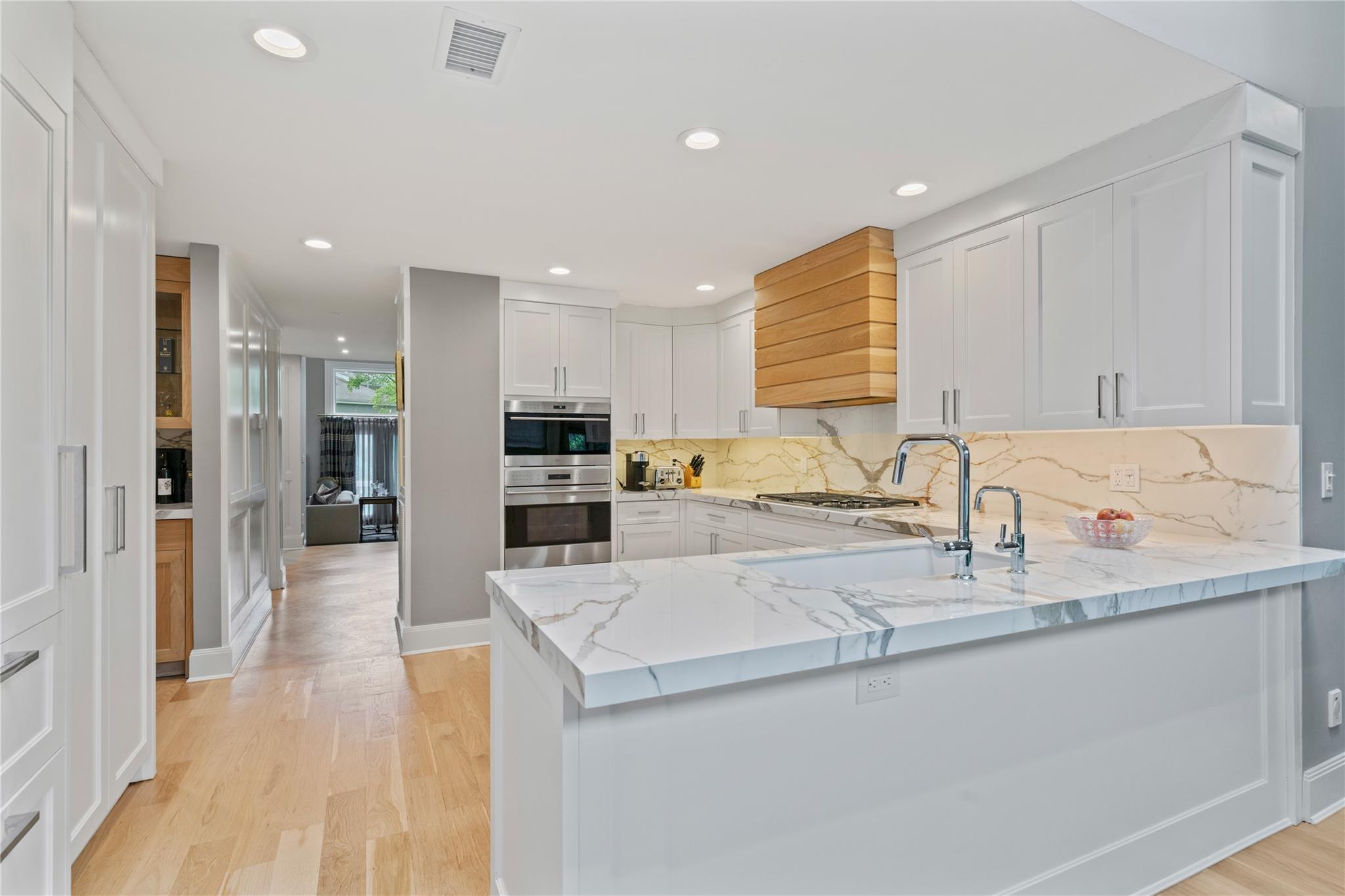 #14 photo, 63 Sutton Place, ナッソー郡 Manhasset , NY 11030