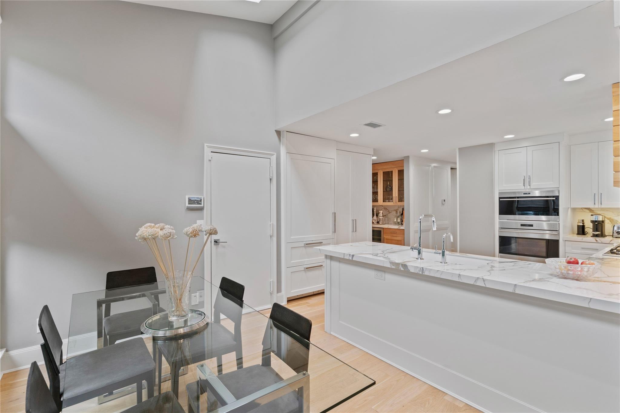 #17 photo, 63 Sutton Place, ナッソー郡 Manhasset , NY 11030