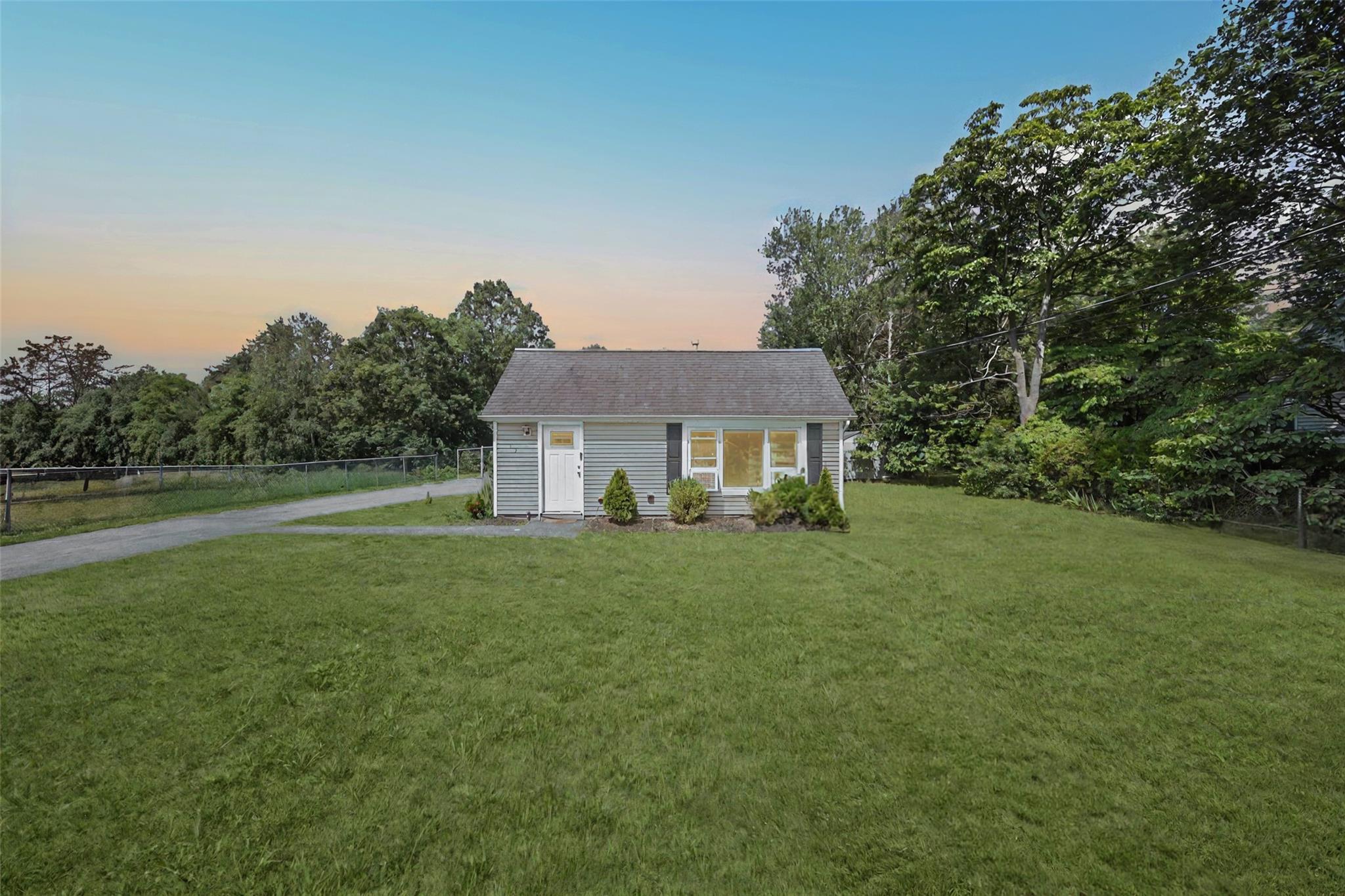 #1 photo, 1113 Joselson Avenue, سوفولك Bay Shore , NY 11706