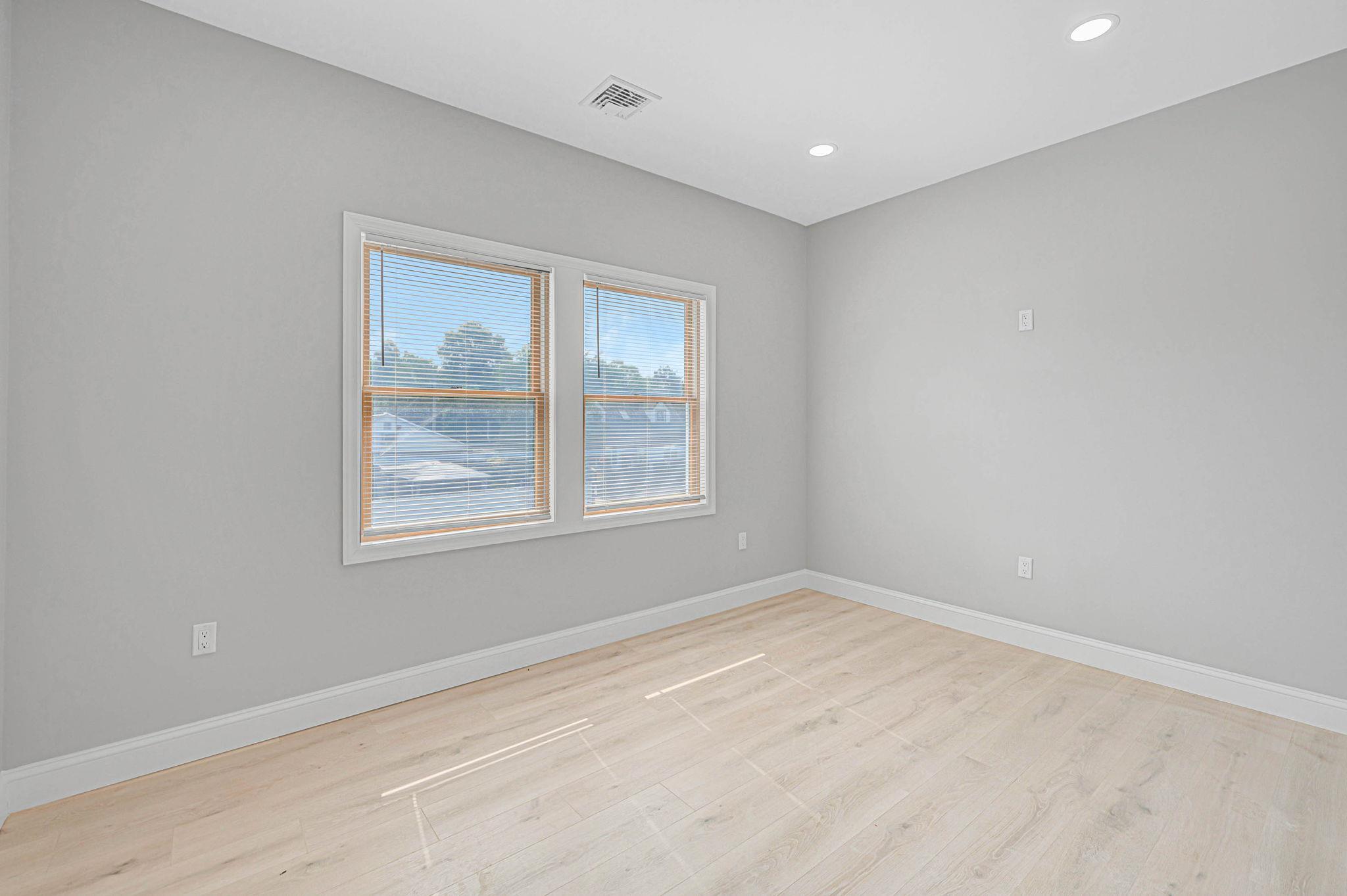 #18 photo, 49 Ronni Drive, 長島 East Meadow , NY 11554